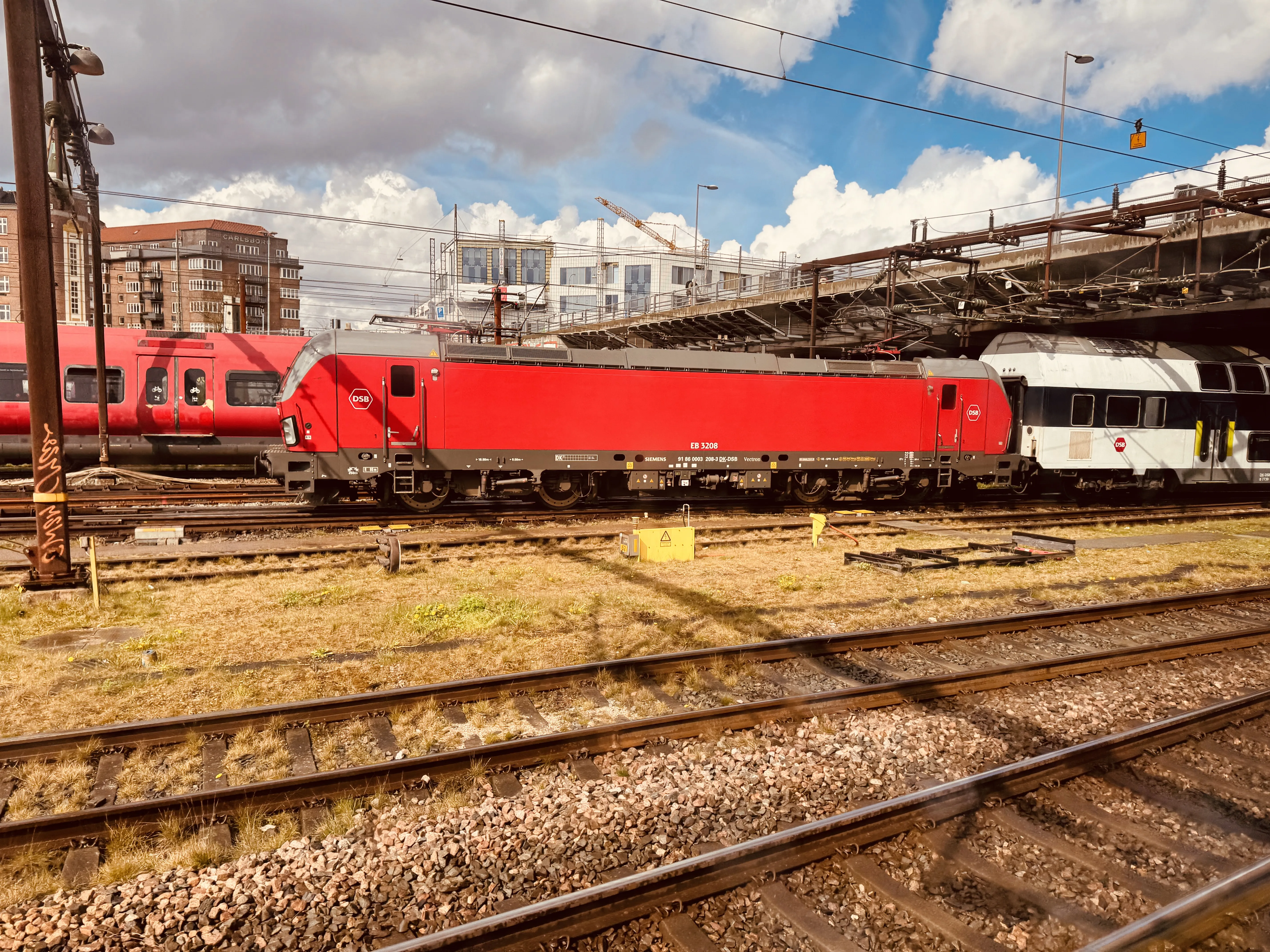 Billede af DSB EB 3208 fotograferet ud for København Hovedbanegård.