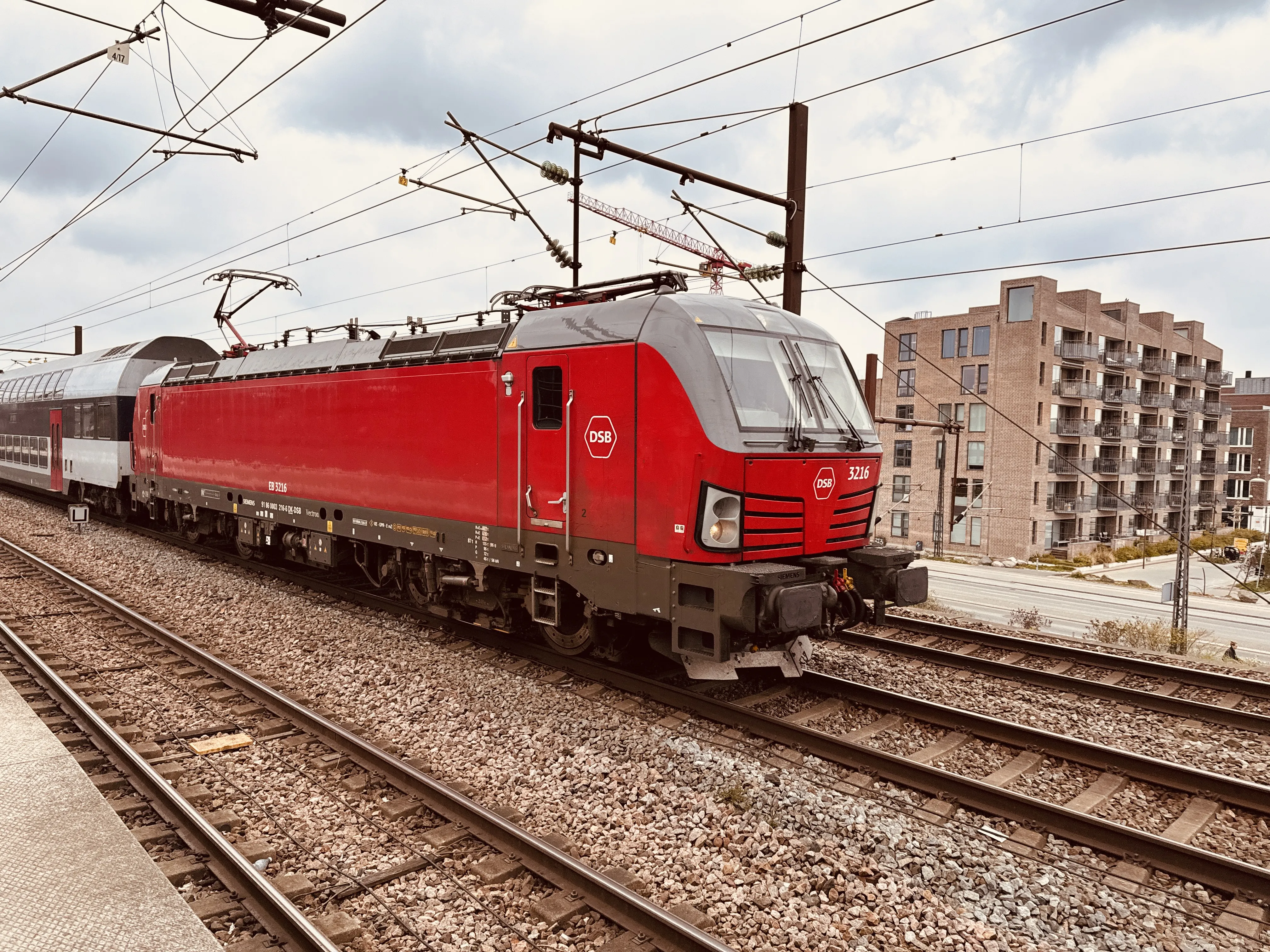 Billede af DSB EB 3216 fotograferet ud for Nordhavn S-togstrinbræt.