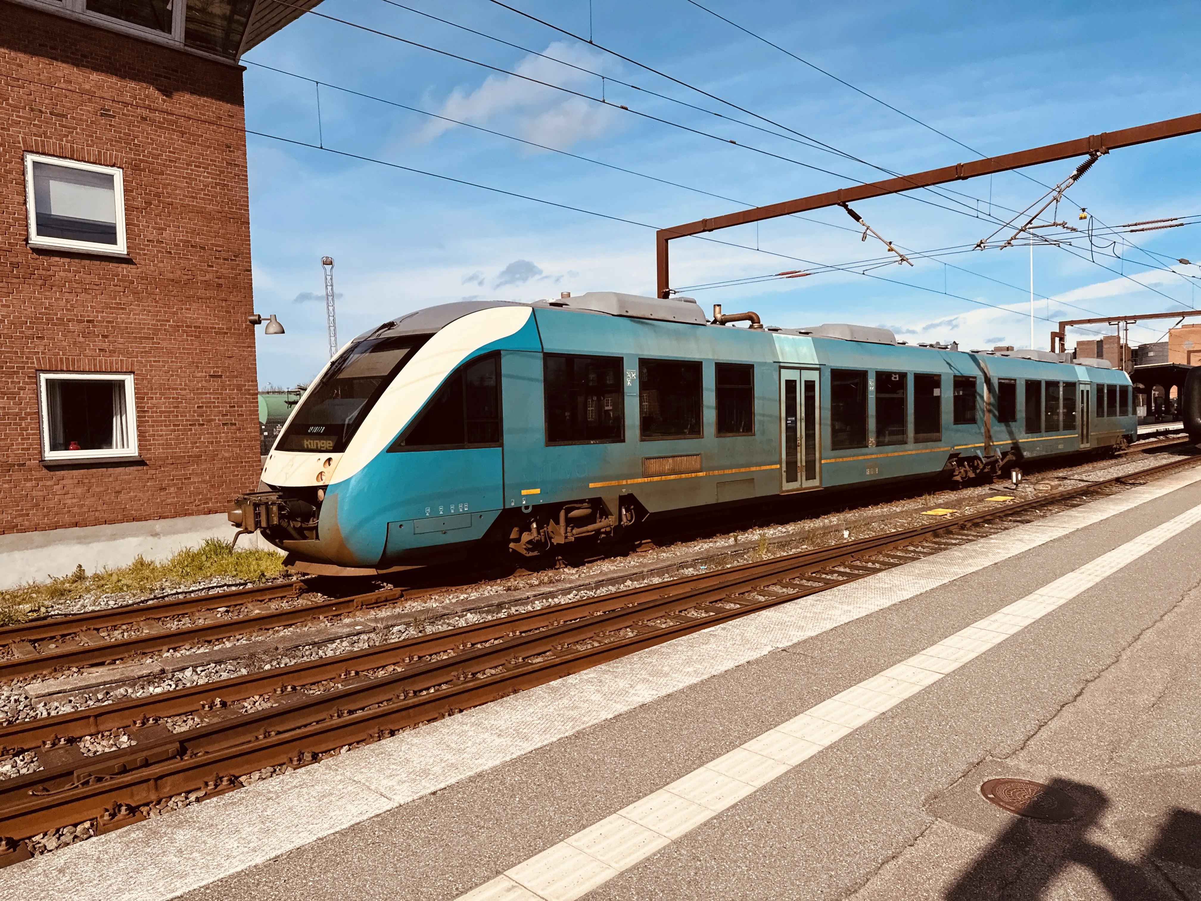 Billede af ARRIVA AR 1017 fotograferet ud for Odense Banegård Center.