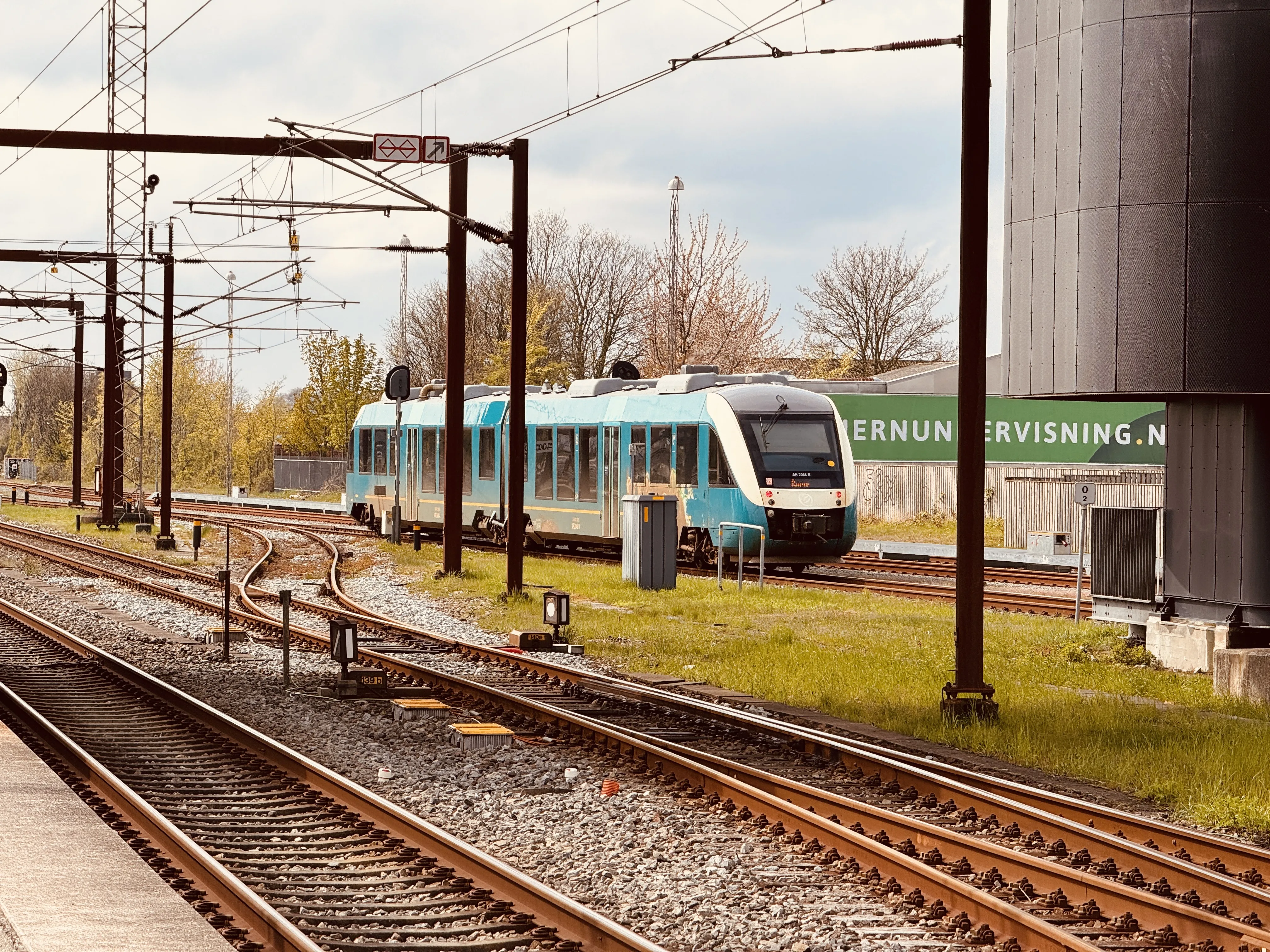 Billede af ARRIVA AR 2048 fotograferet ud for Odense Banegård Center.