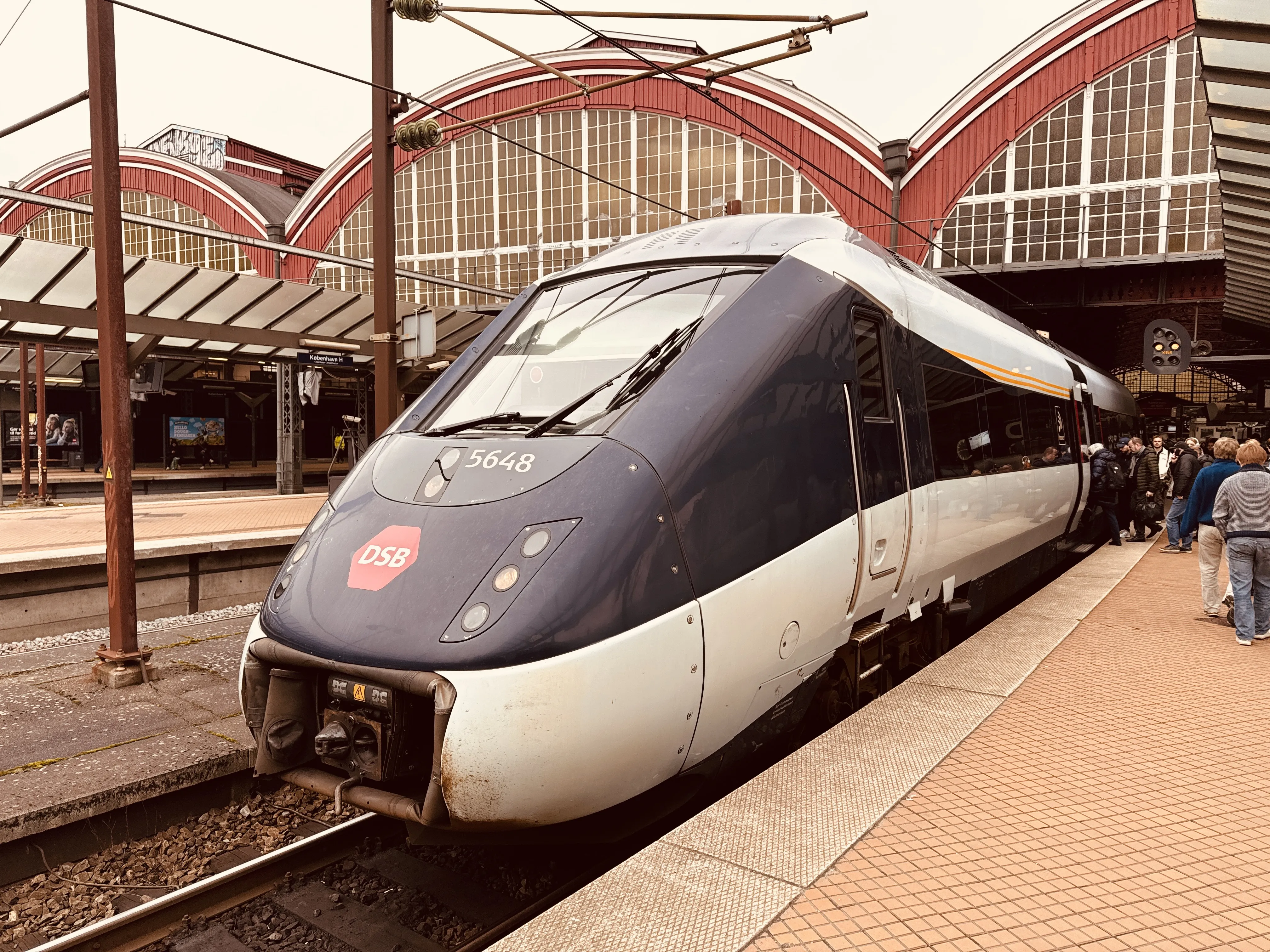 Billede af DSB MG 5648 fotograferet ud for København Hovedbanegård.