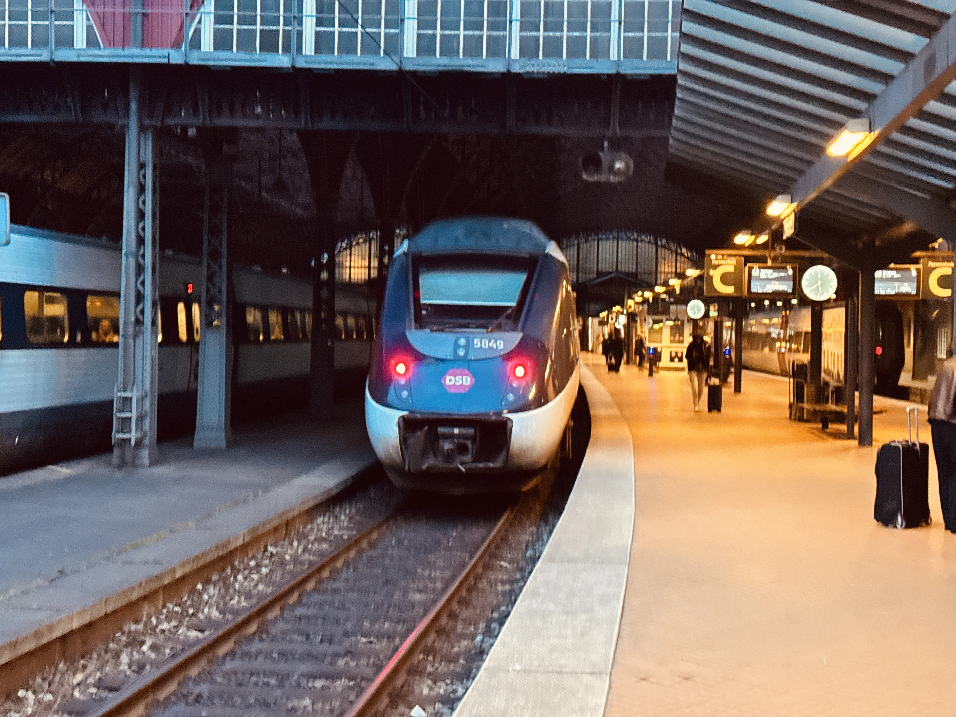 Billede af DSB MG 5649 fotograferet ud for København Hovedbanegård.