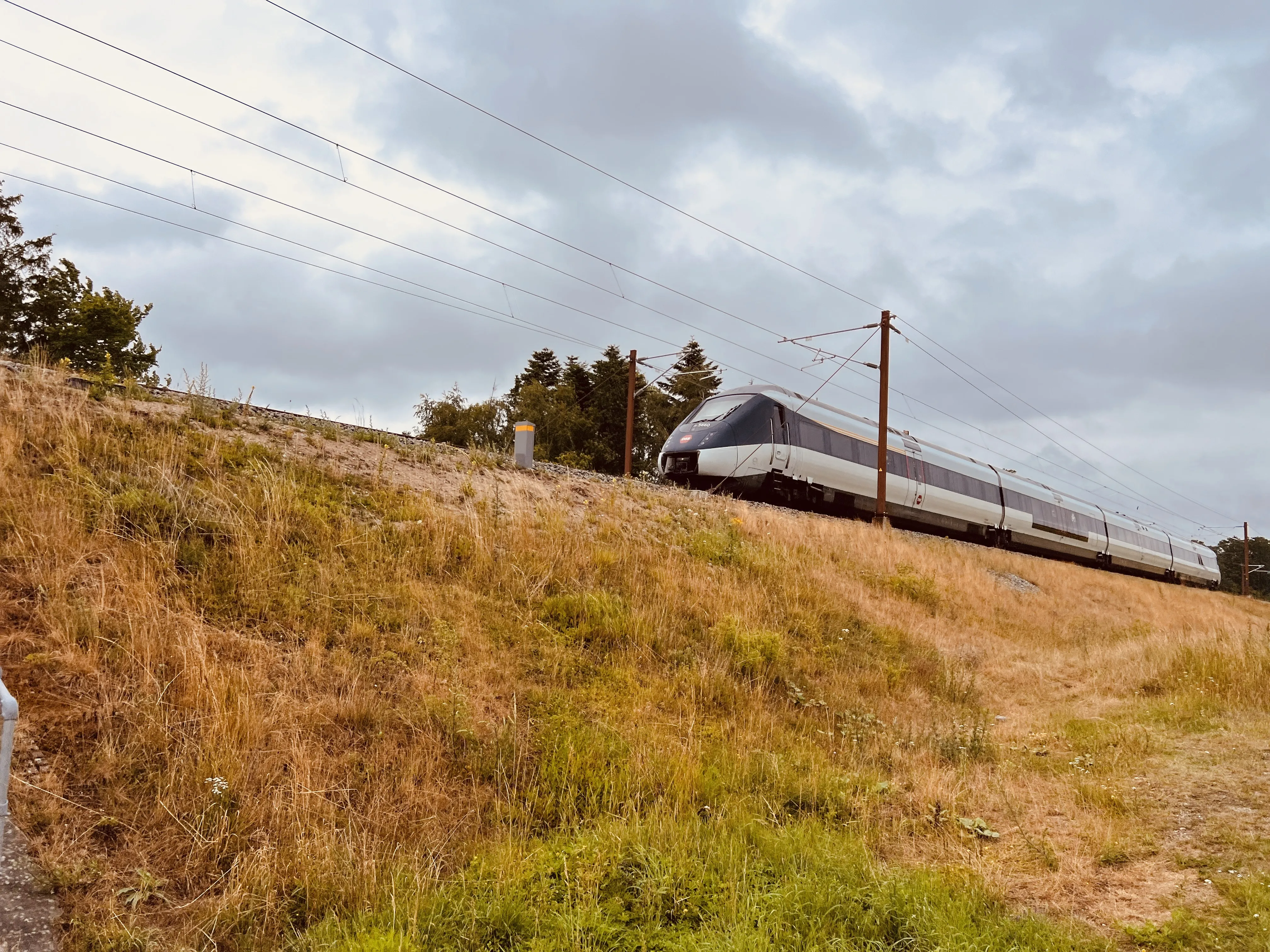 Billede af DSB MG 5660 fotograferet ud for Kisserup Trinbræt.