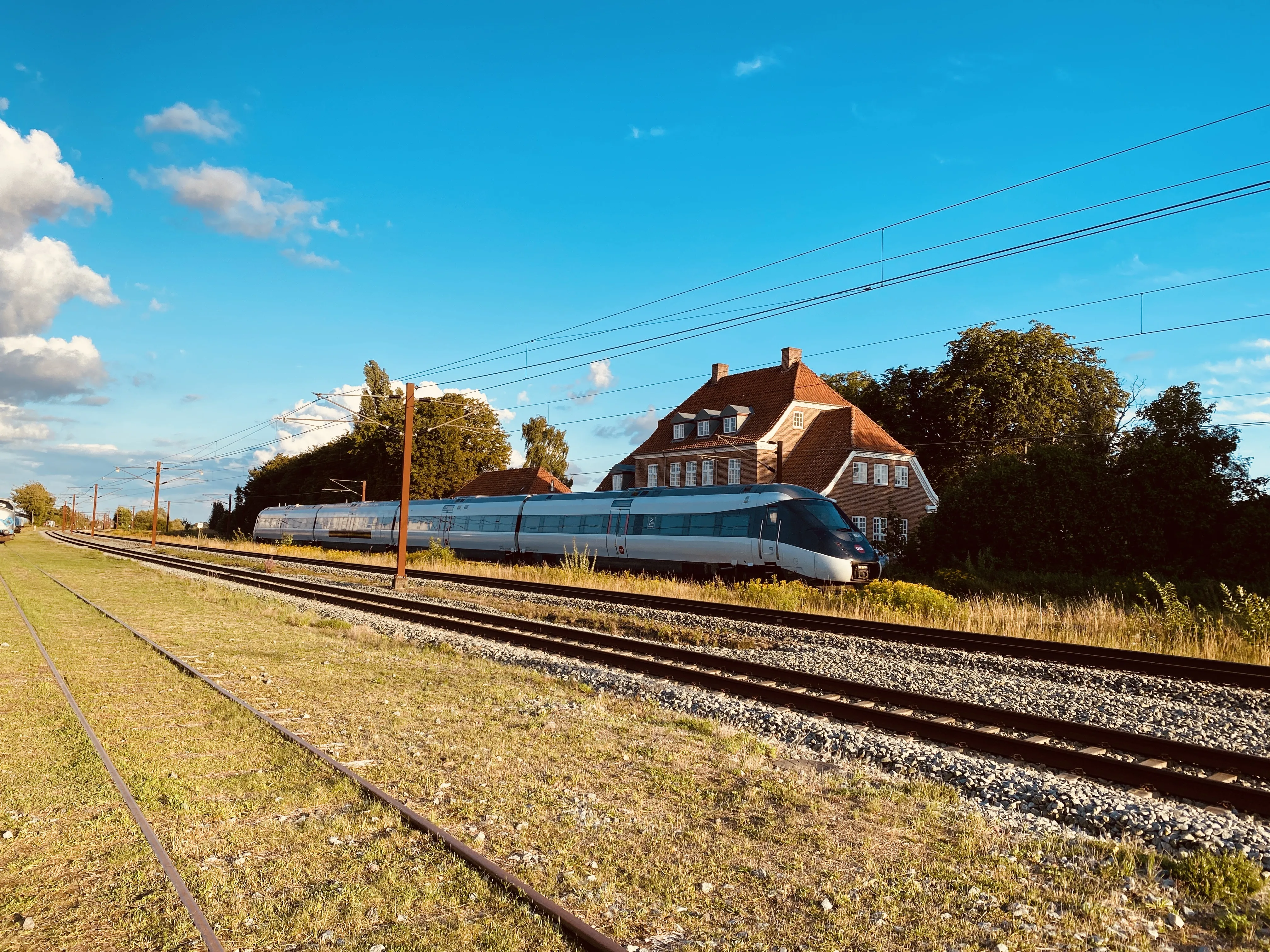 Billede af DSB MG 5674 fotograferet ud for Marslev Trinbræt.