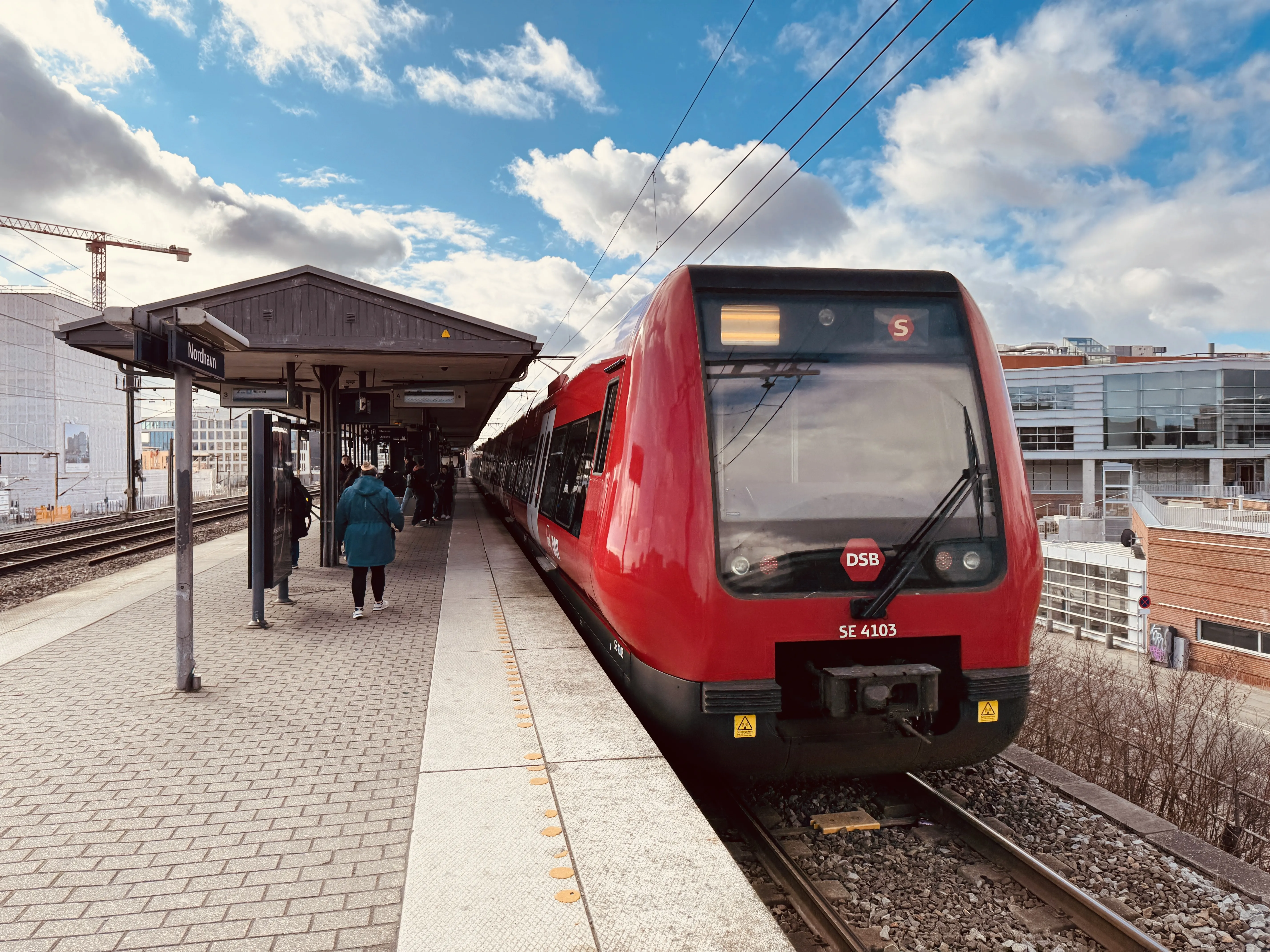 Billede af DSB SE 4103 fotograferet ud for Nordhavn S-togstrinbræt.