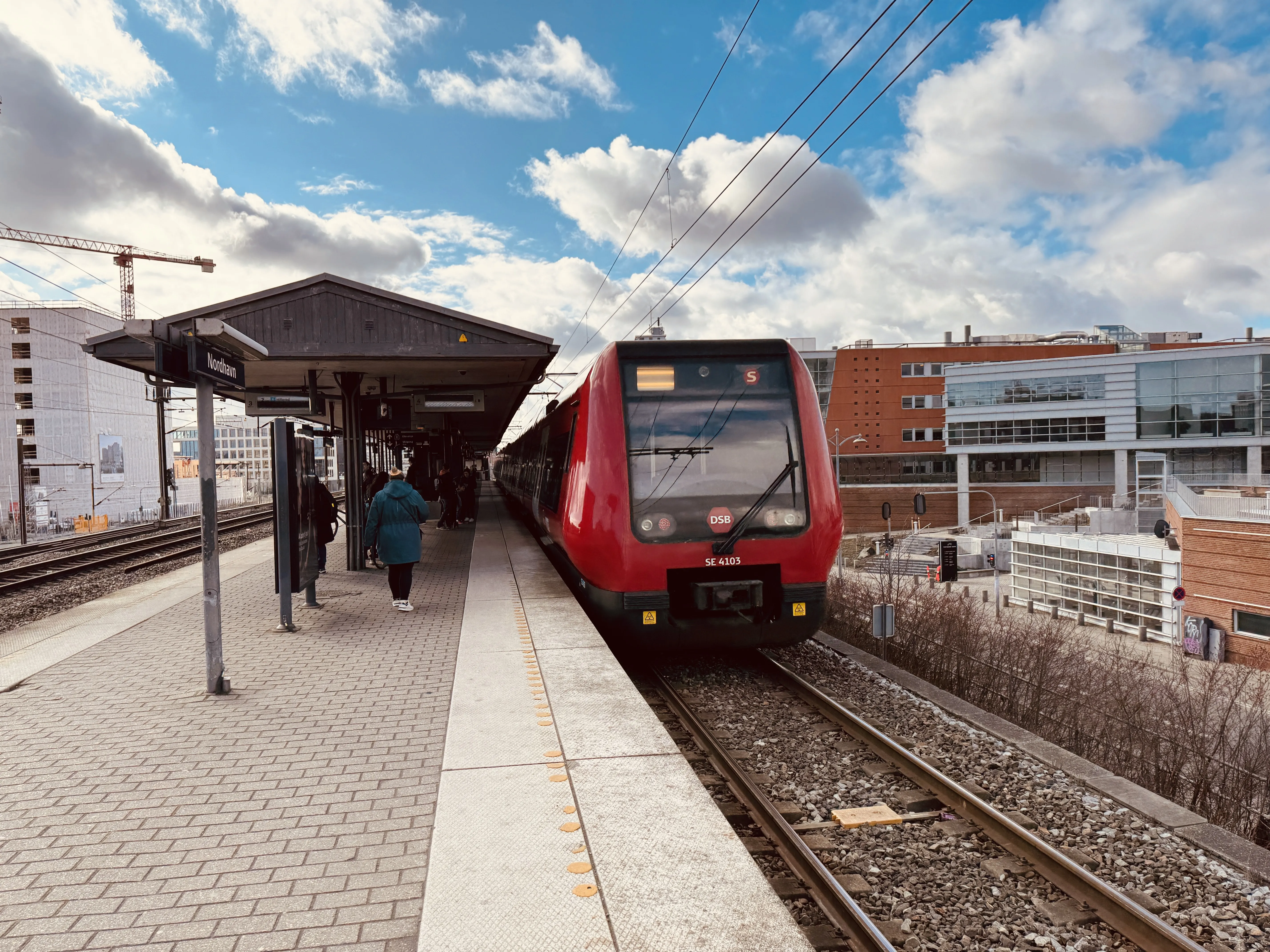 Billede af DSB SE 4103 fotograferet ud for Nordhavn S-togstrinbræt.