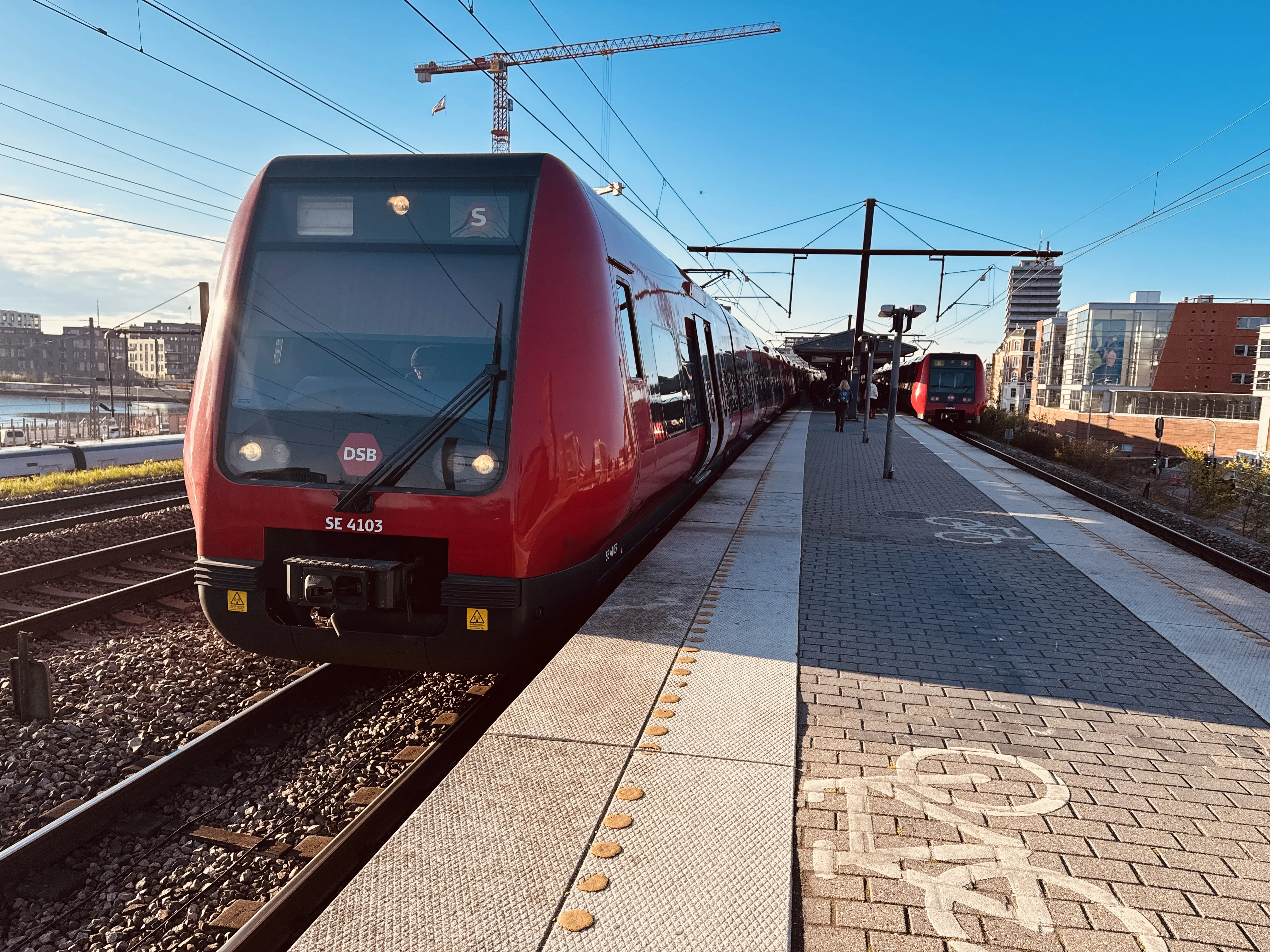 Billede af DSB SE 4103 fotograferet ud for Nordhavn S-togstrinbræt.