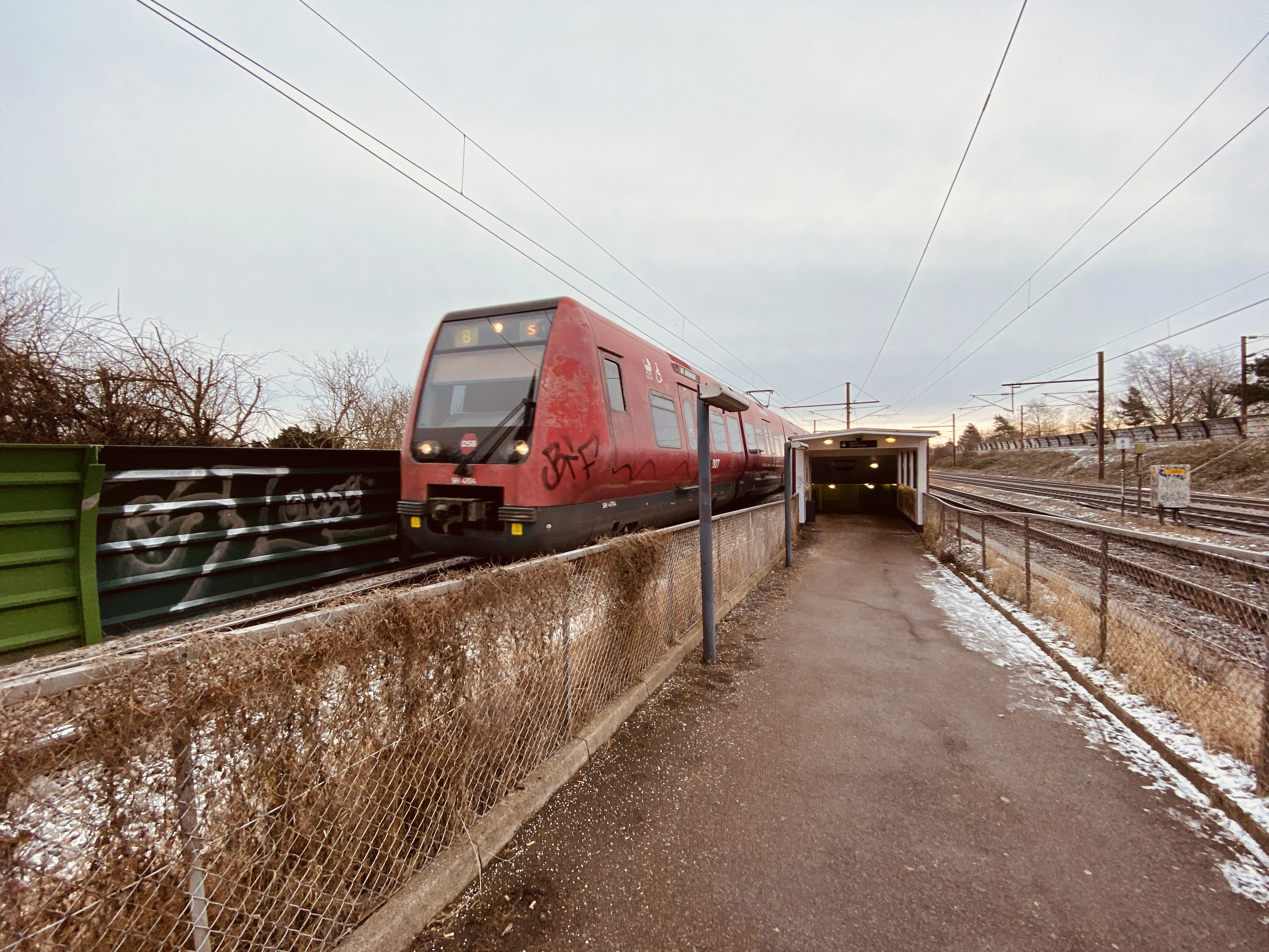 Billede af DSB SE 4104 fotograferet ud for Hvidovre Nær S-togstrinbræt.