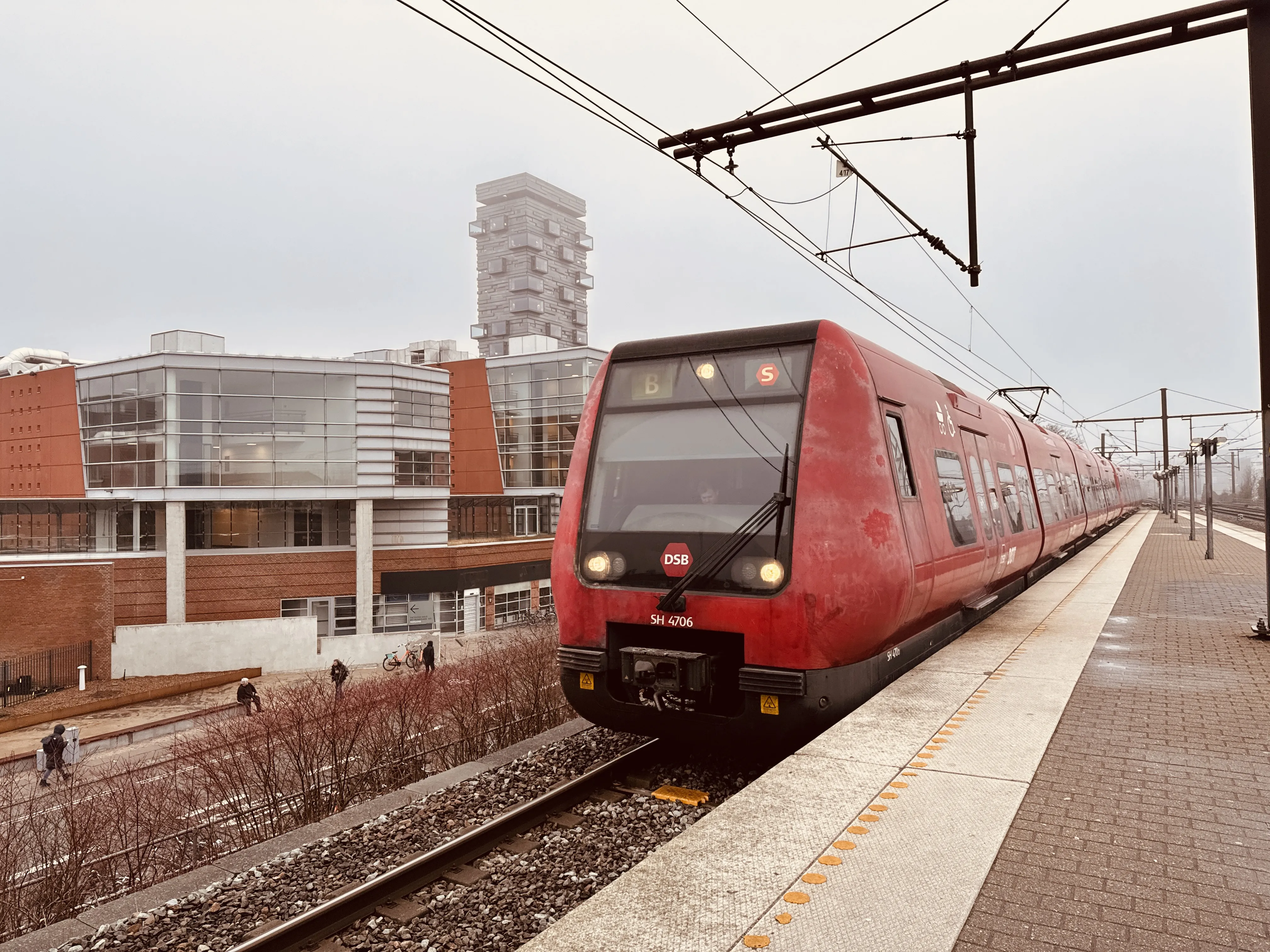 Billede af DSB SE 4106 fotograferet ud for Nordhavn S-togstrinbræt.