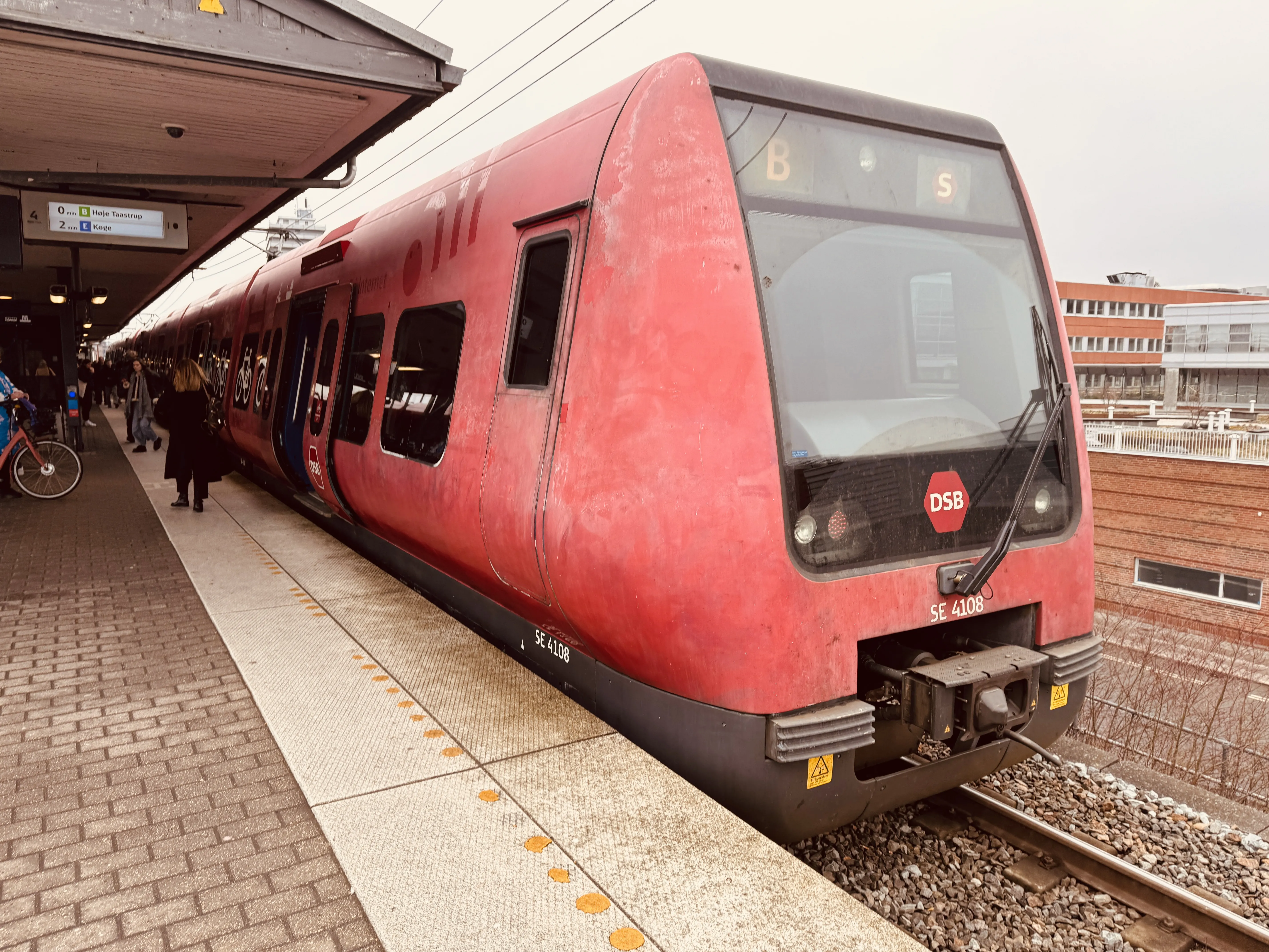 Billede af DSB SE 4108 fotograferet ud for Nordhavn S-togstrinbræt.