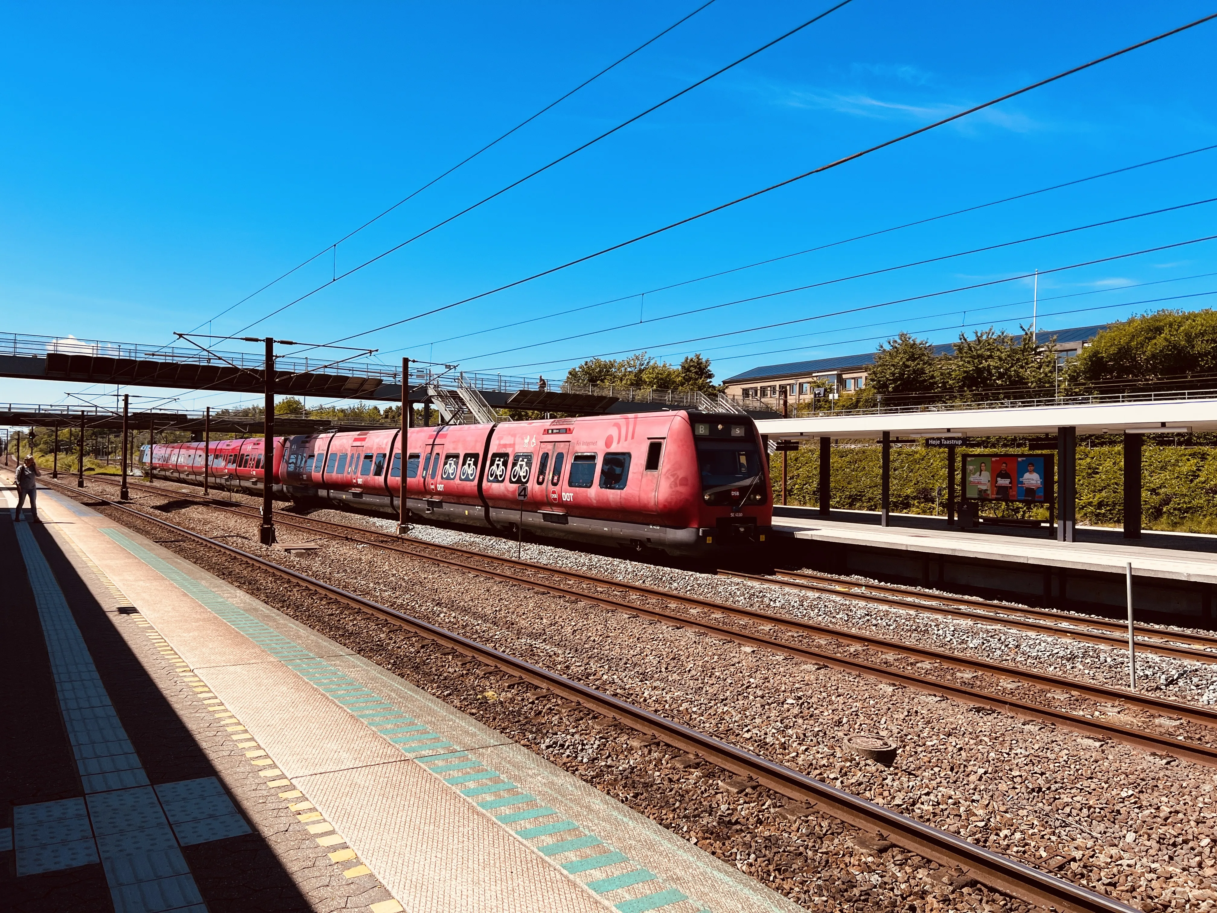 Billede af DSB SE 4110 fotograferet ud for Høje Taastrup Station.