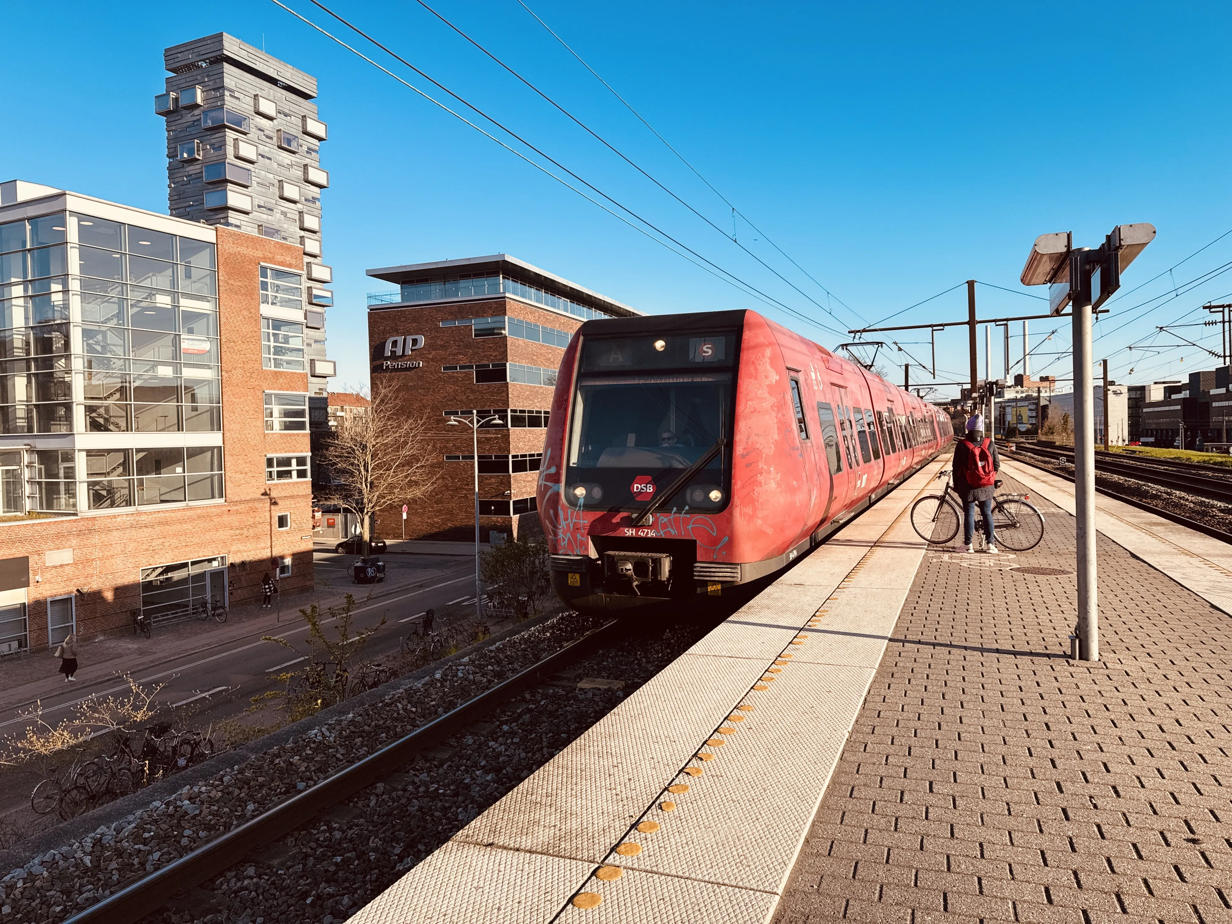 Billede af DSB SE 4114 fotograferet ud for Nordhavn S-togstrinbræt.