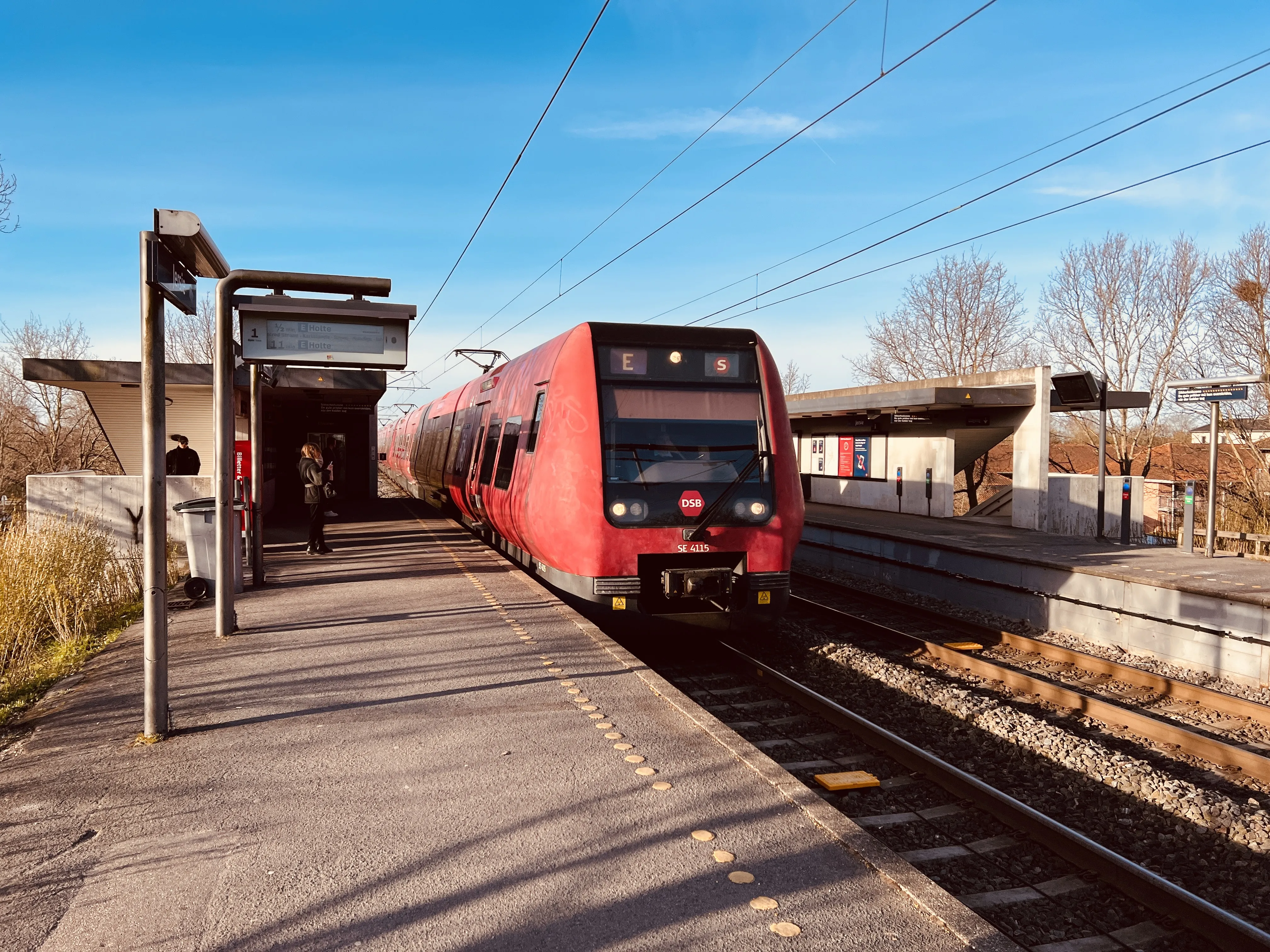 Billede af DSB SE 4115 fotograferet ud for Jersie S-togstrinbræt.