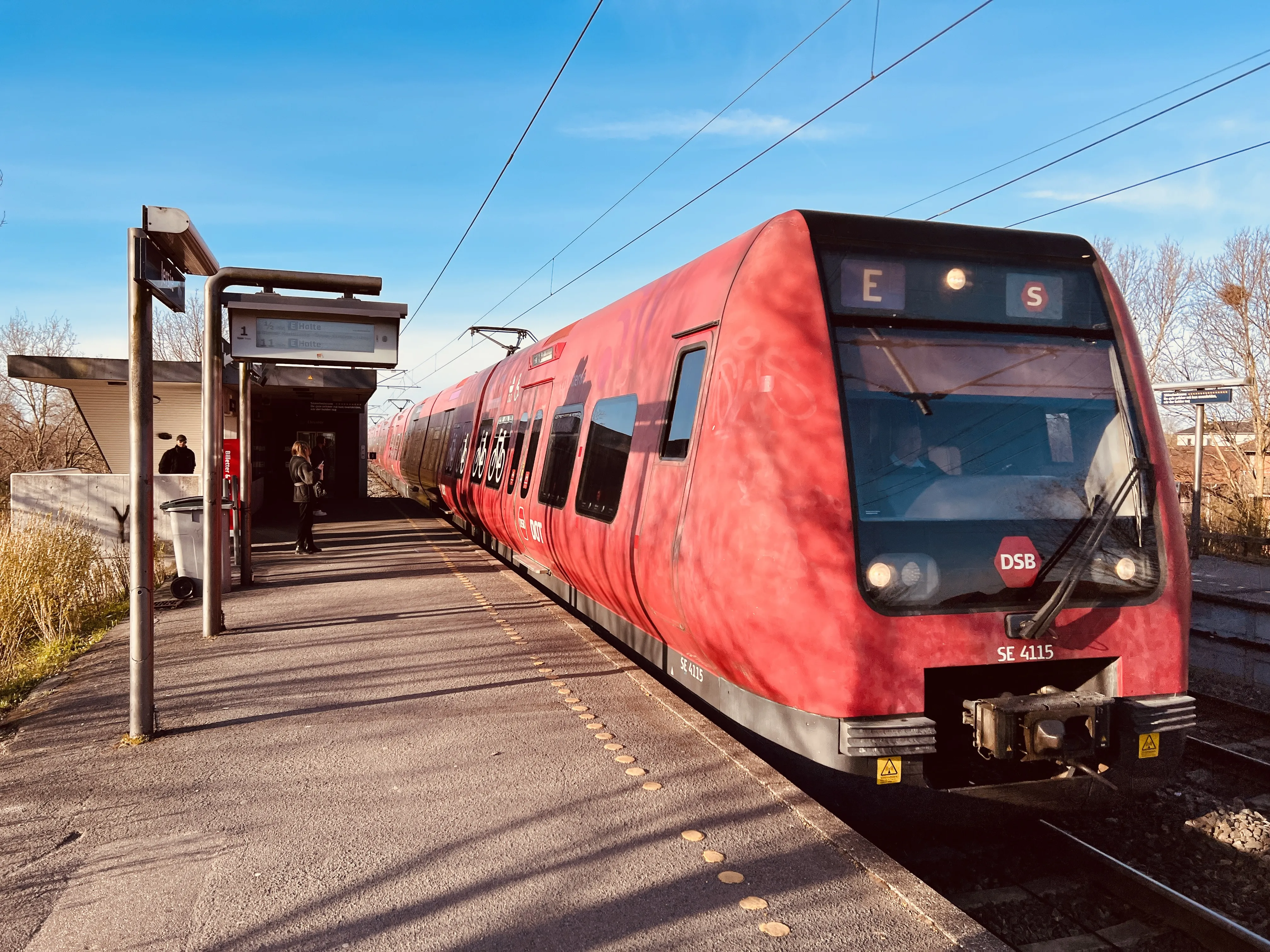 Billede af DSB SE 4115 fotograferet ud for Jersie S-togstrinbræt.