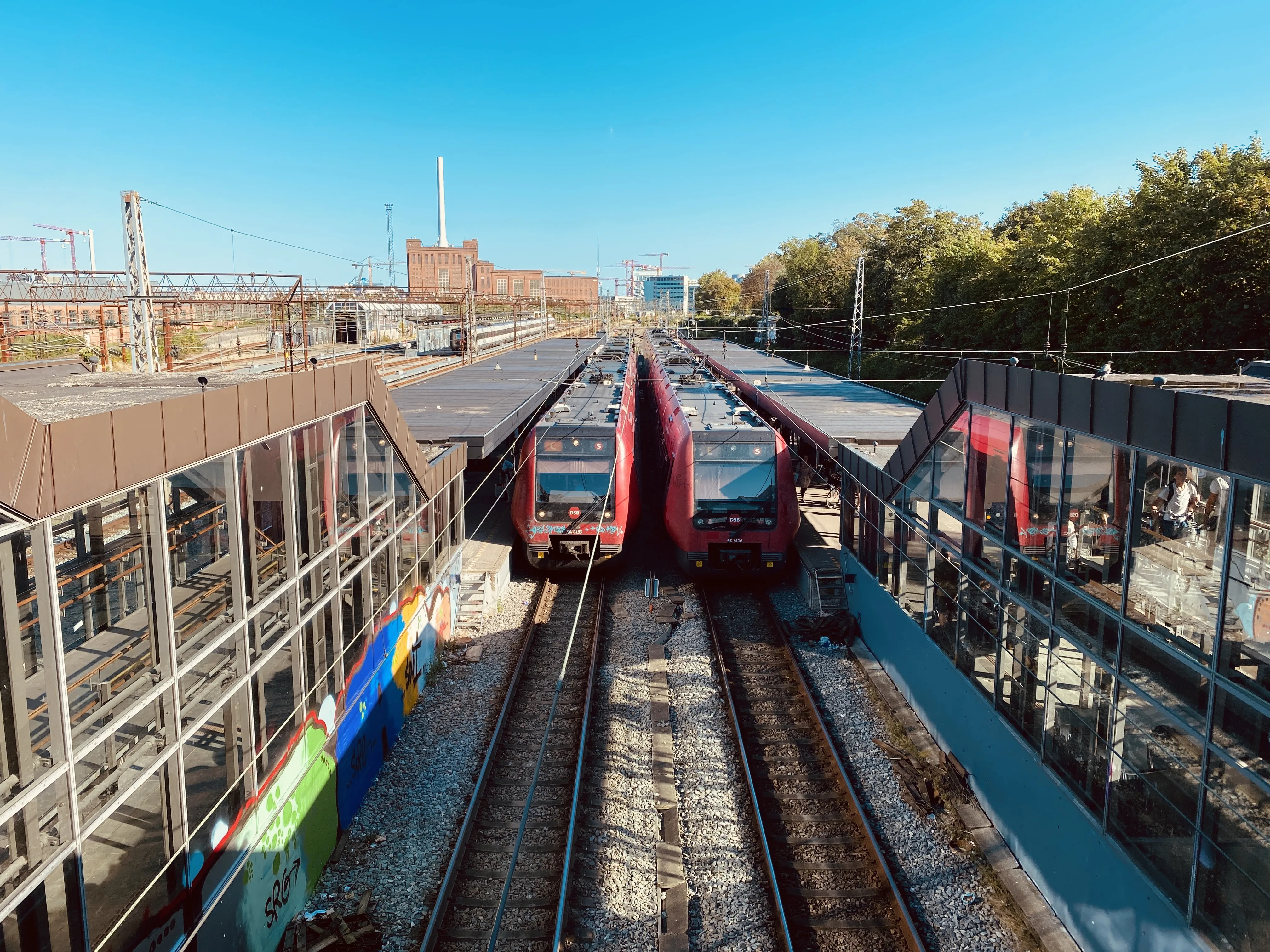 Billede af DSB SE 4116 fotograferet ud for Svanemøllen S-togsstation.