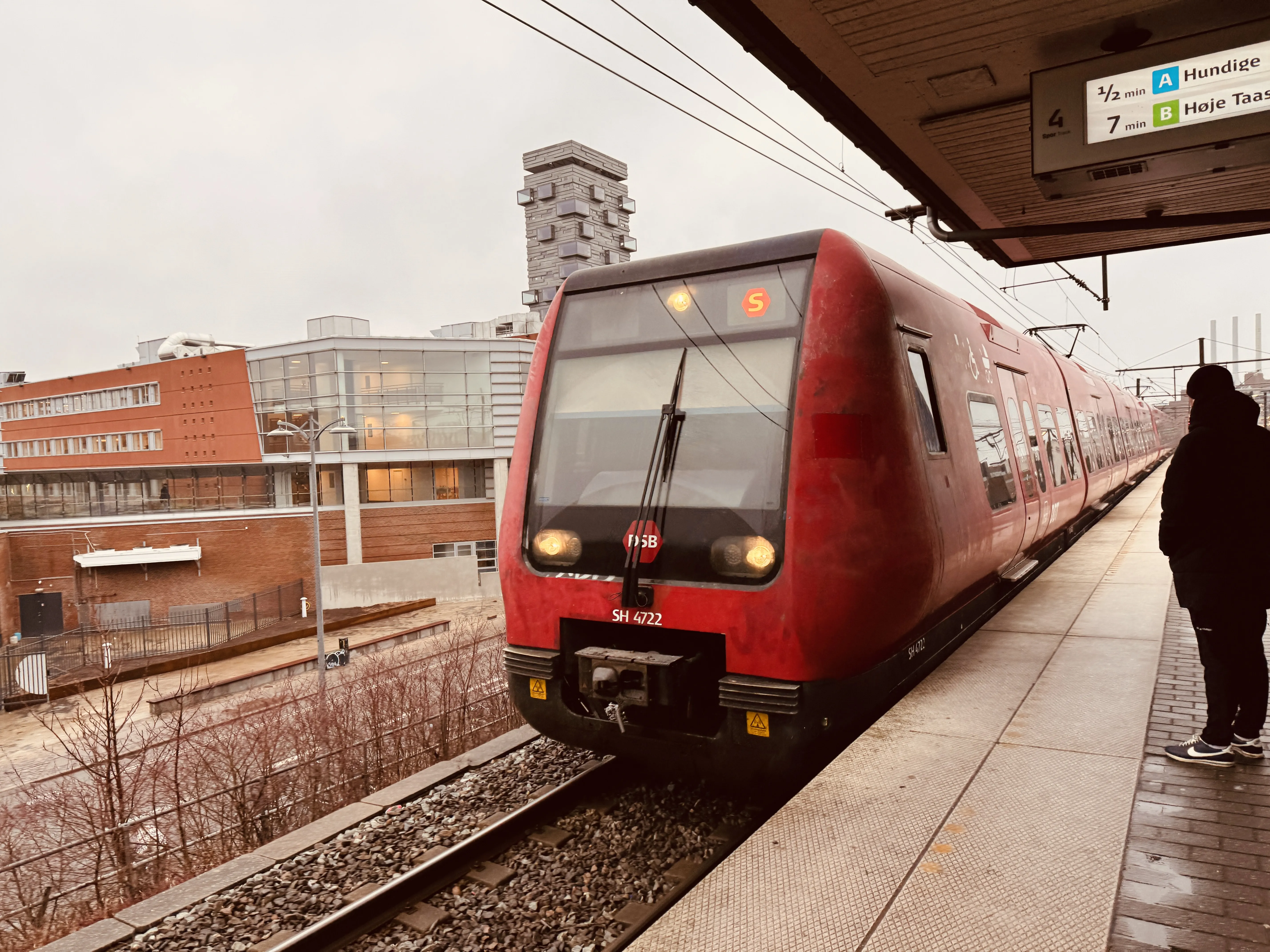 Billede af DSB SE 4122 fotograferet ud for Nordhavn S-togstrinbræt.