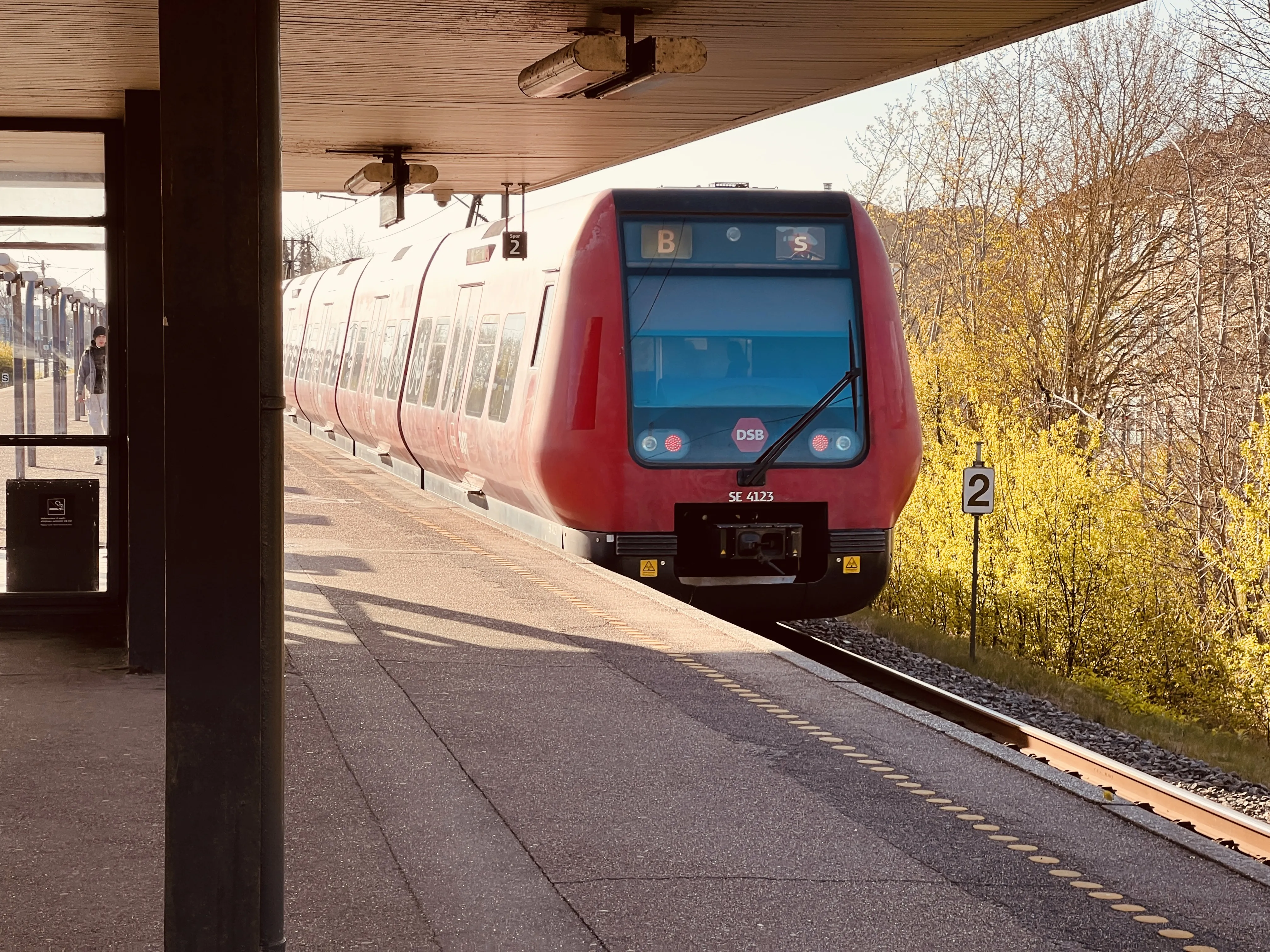 Billede af DSB SE 4123 fotograferet ud for Kildebakke S-togstrinbræt.