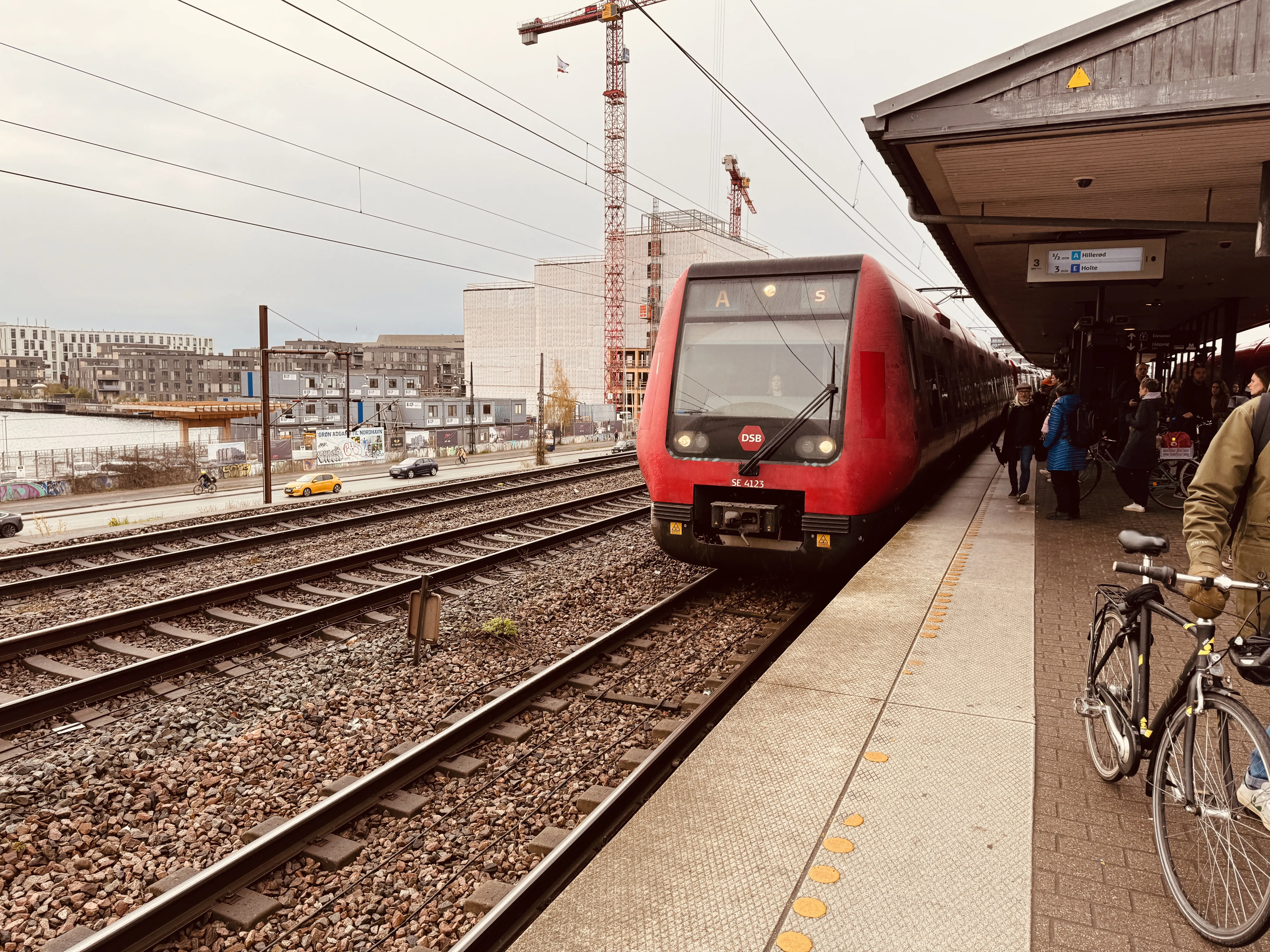 Billede af DSB SE 4123 fotograferet ud for Nordhavn S-togstrinbræt.