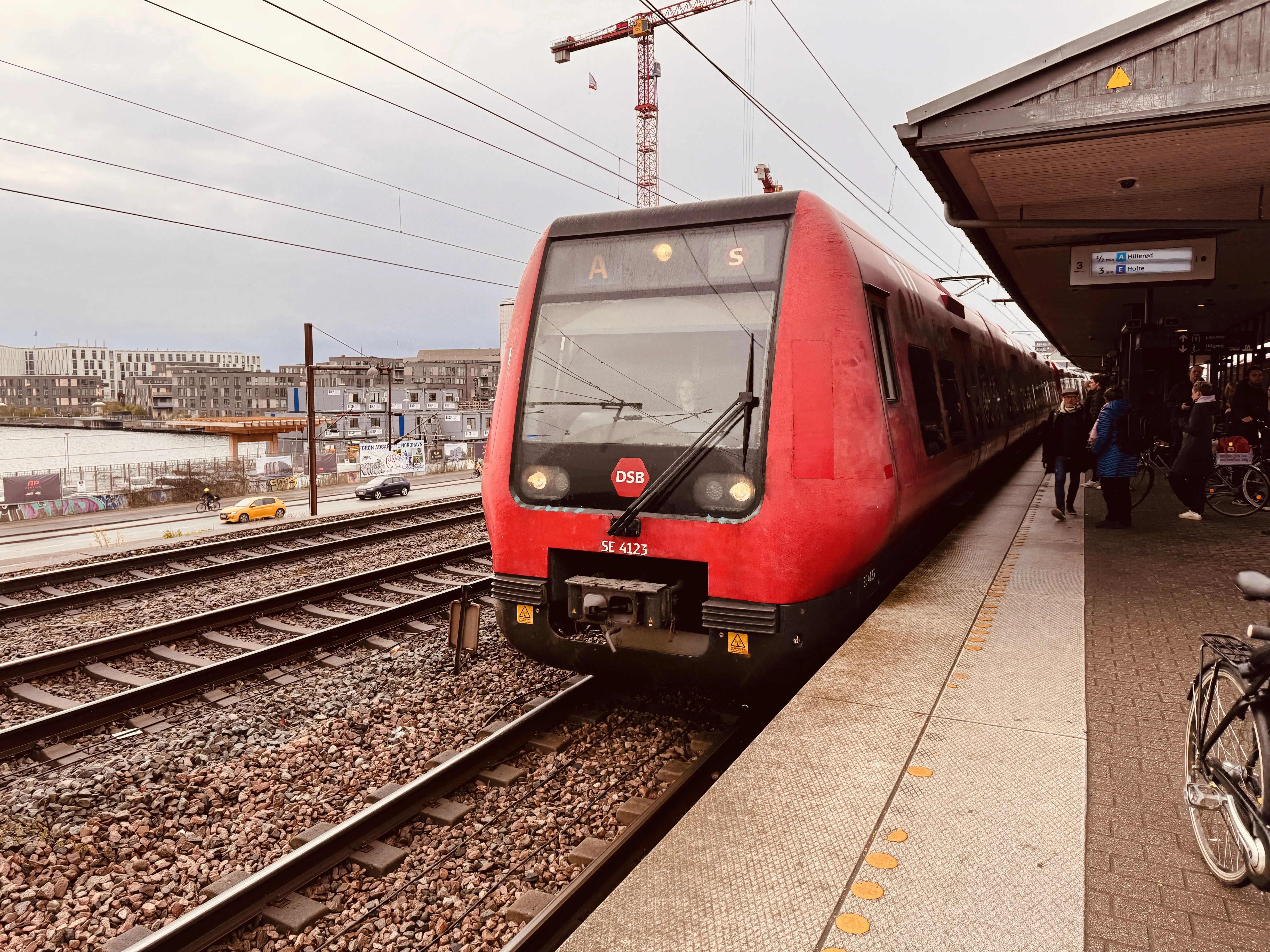 Billede af DSB SE 4123 fotograferet ud for Nordhavn S-togstrinbræt.