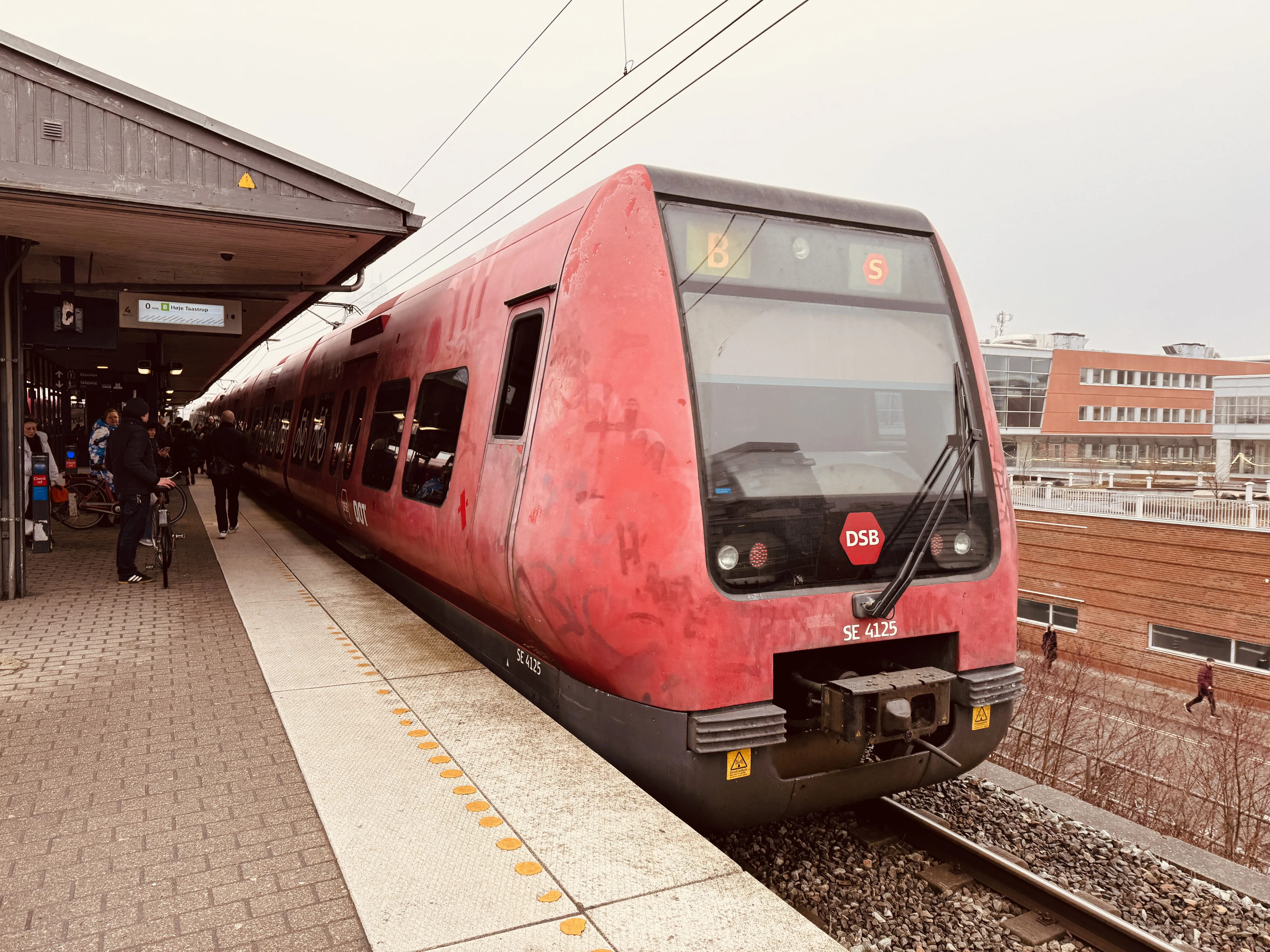 Billede af DSB SE 4125 fotograferet ud for Nordhavn S-togstrinbræt.