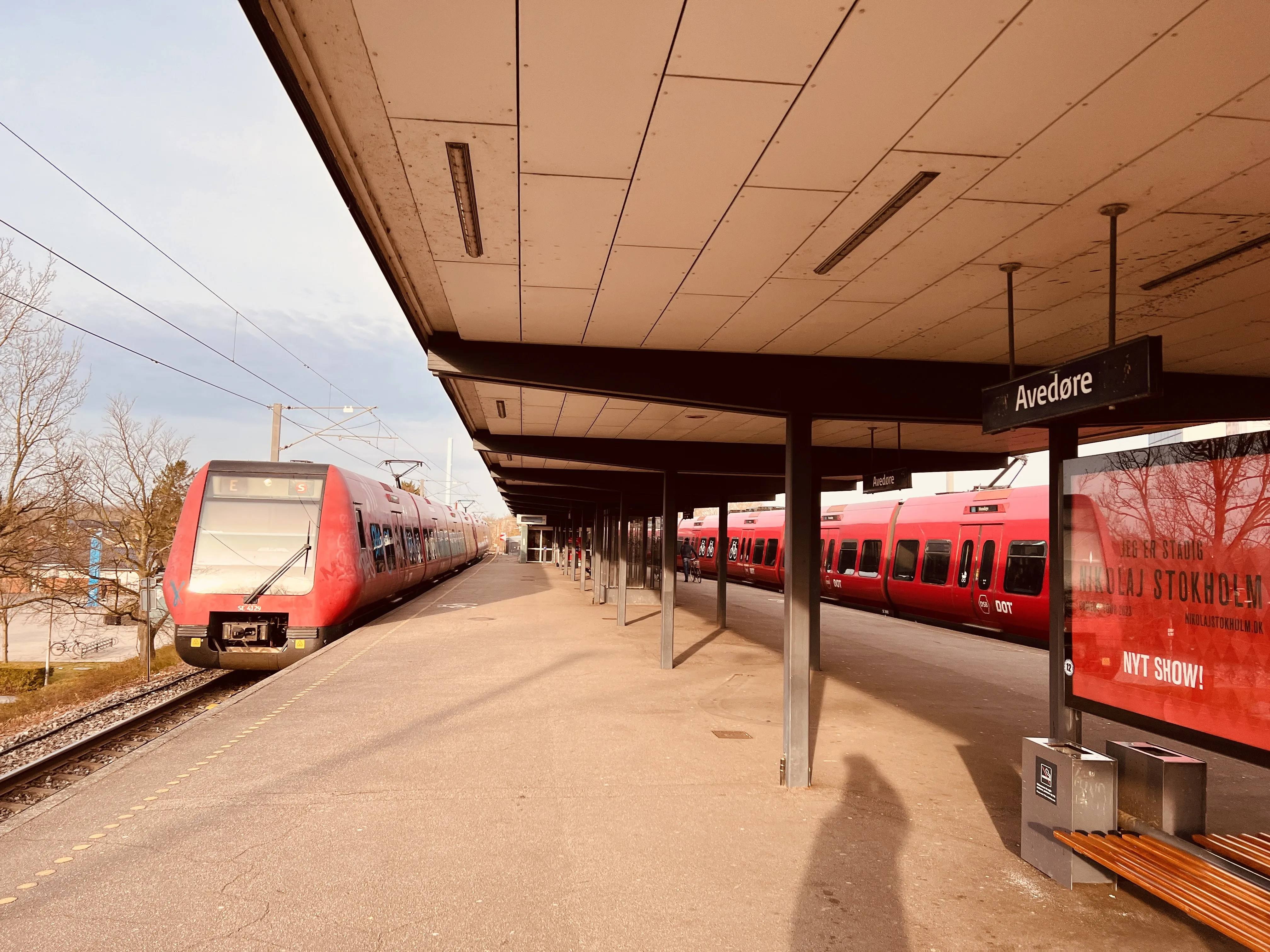 Billede af DSB SE 4129 fotograferet ud for Avedøre S-togstrinbræt.