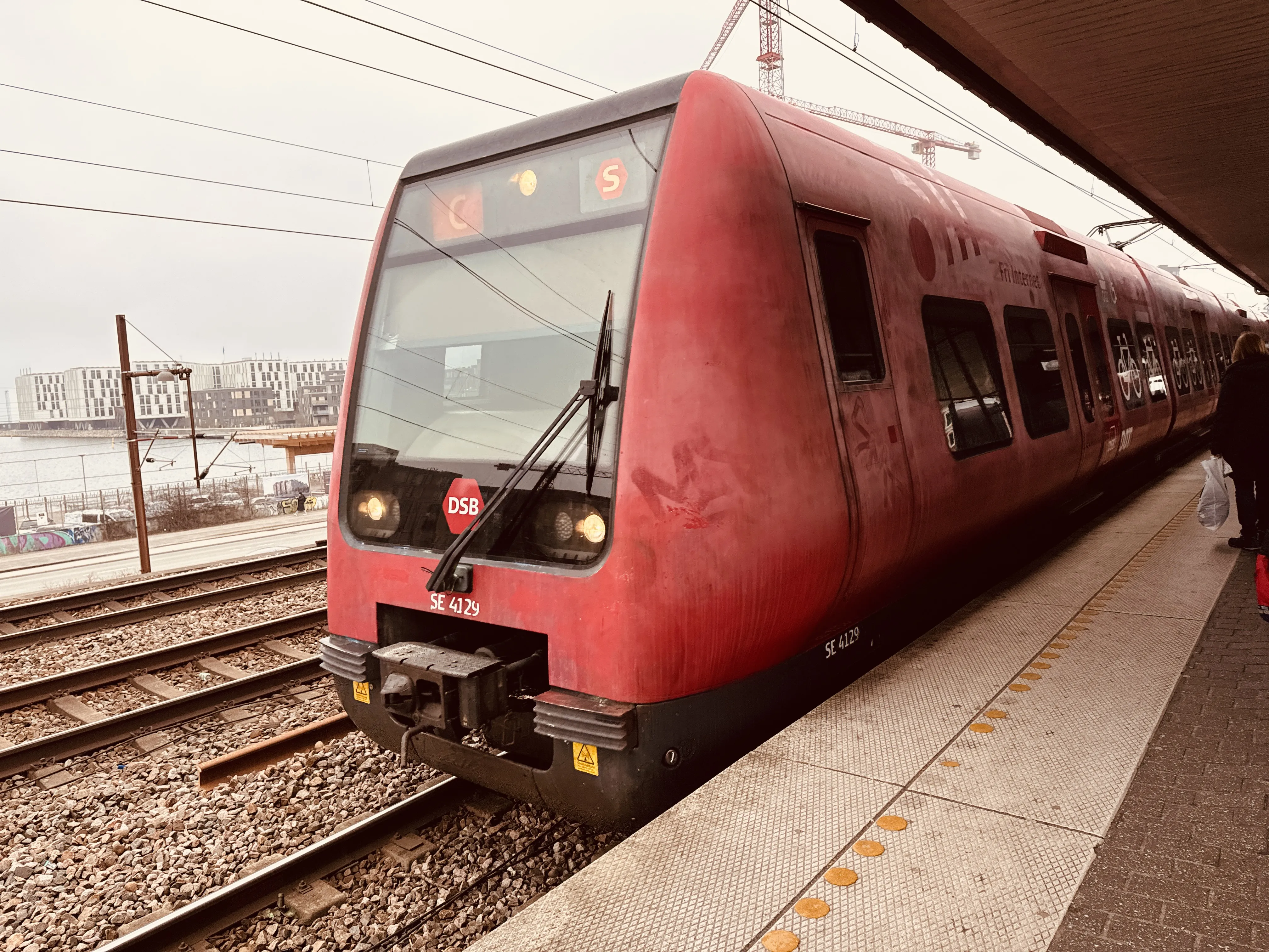 Billede af DSB SE 4129 fotograferet ud for Nordhavn S-togstrinbræt.