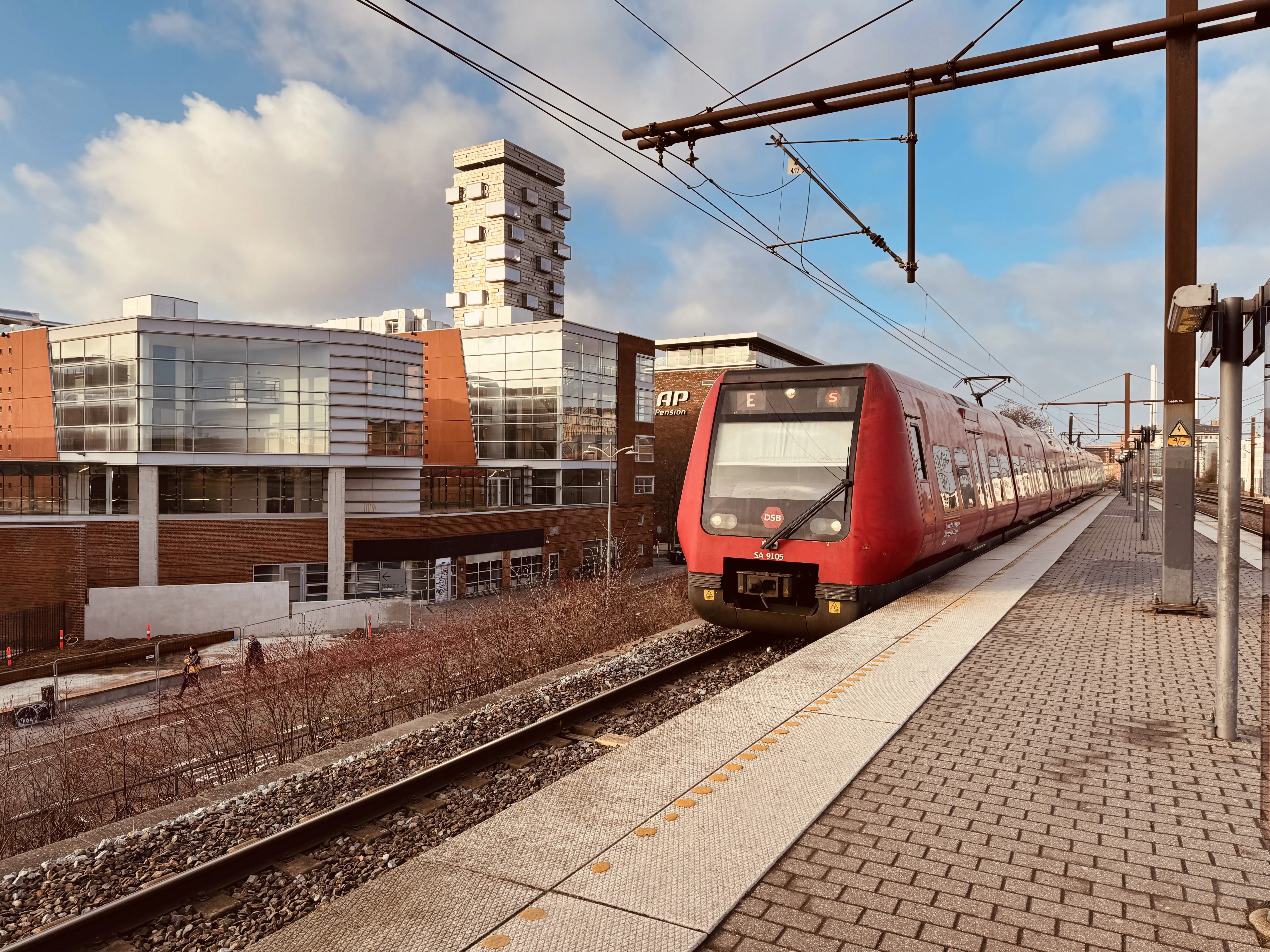 Billede af DSB SA 8105 fotograferet ud for Nordhavn S-togstrinbræt.