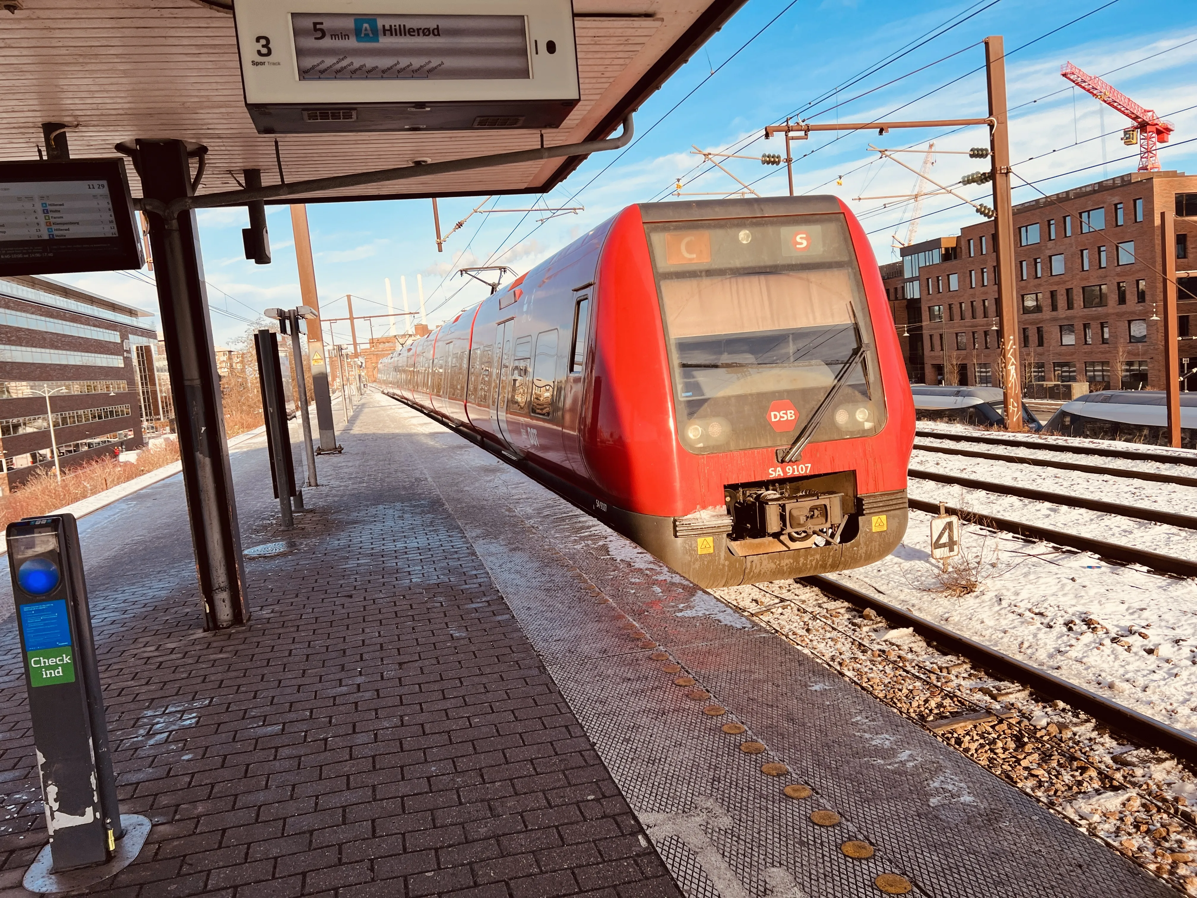 Billede af DSB SA 8107 fotograferet ud for Nordhavn S-togstrinbræt.