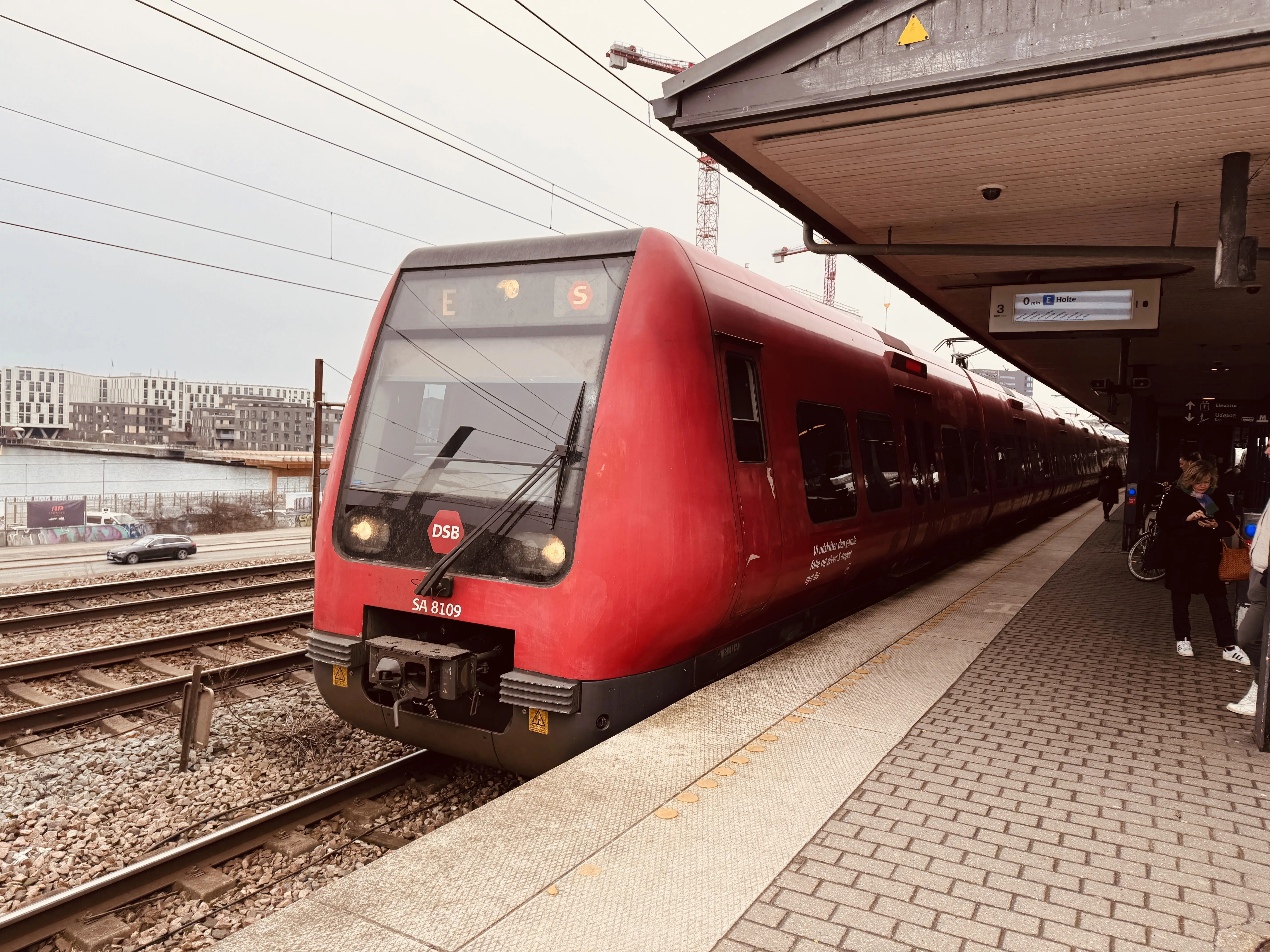 Billede af DSB SA 8109 fotograferet ud for Nordhavn S-togstrinbræt.