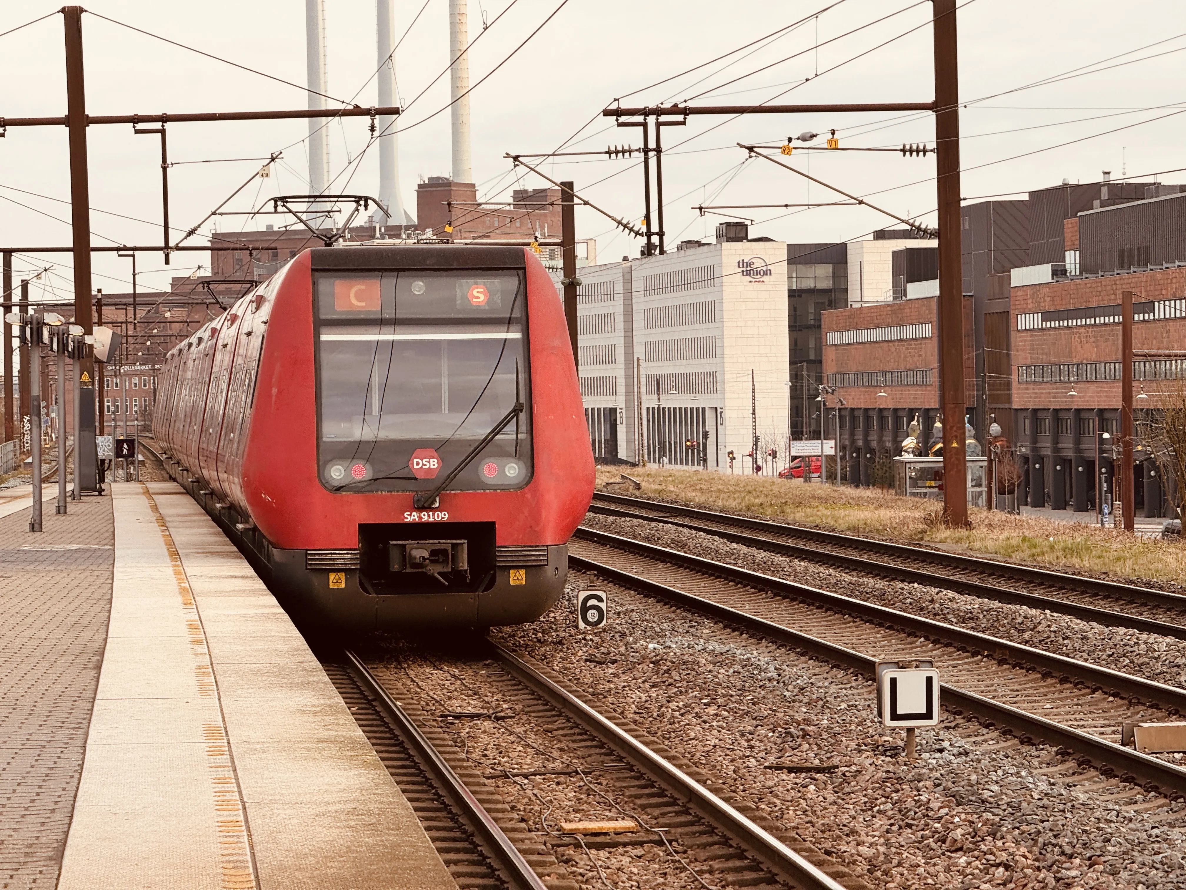 Billede af DSB SA 8109 fotograferet ud for Nordhavn S-togstrinbræt.