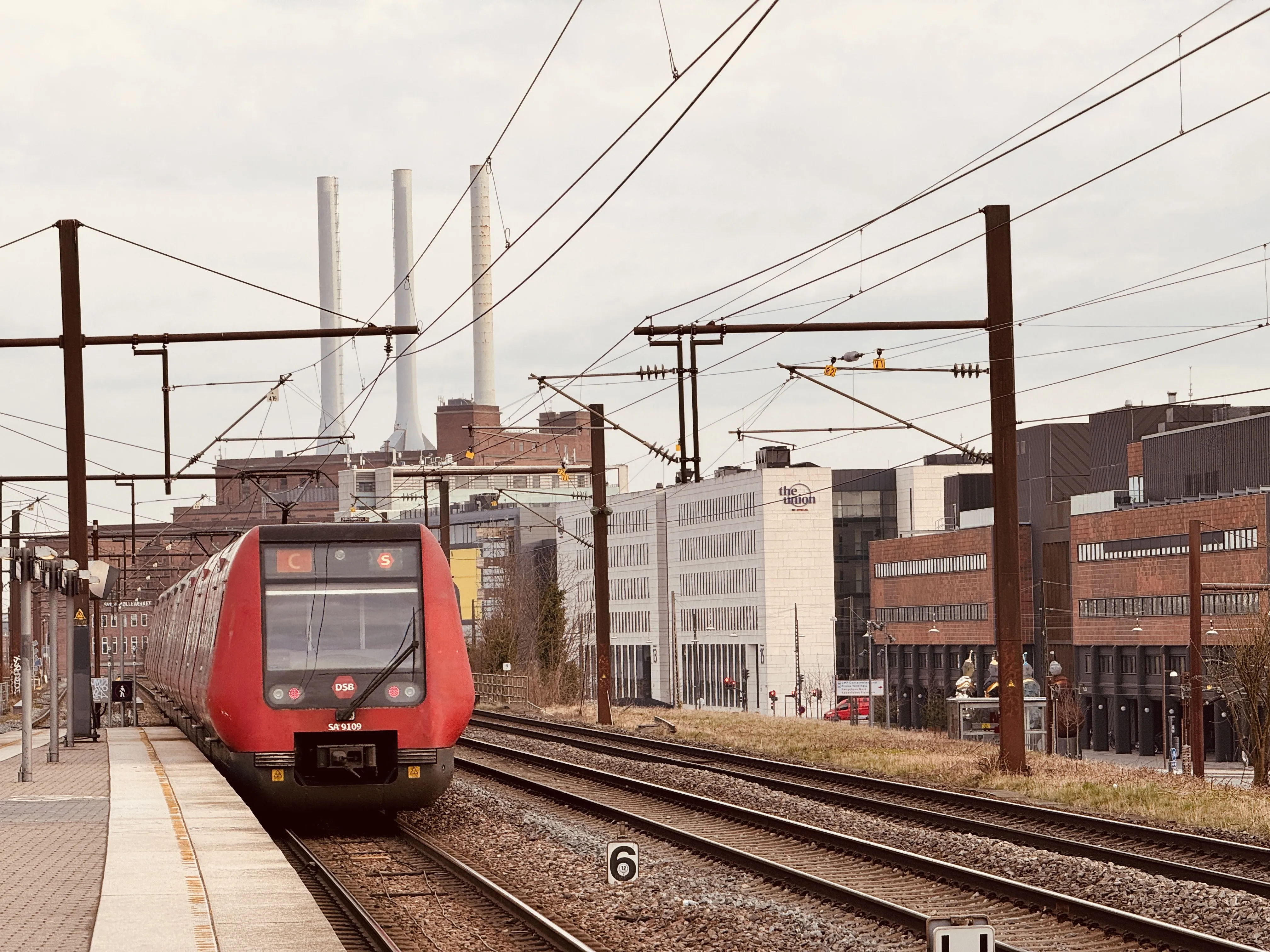 Billede af DSB SA 8109 fotograferet ud for Nordhavn S-togstrinbræt.