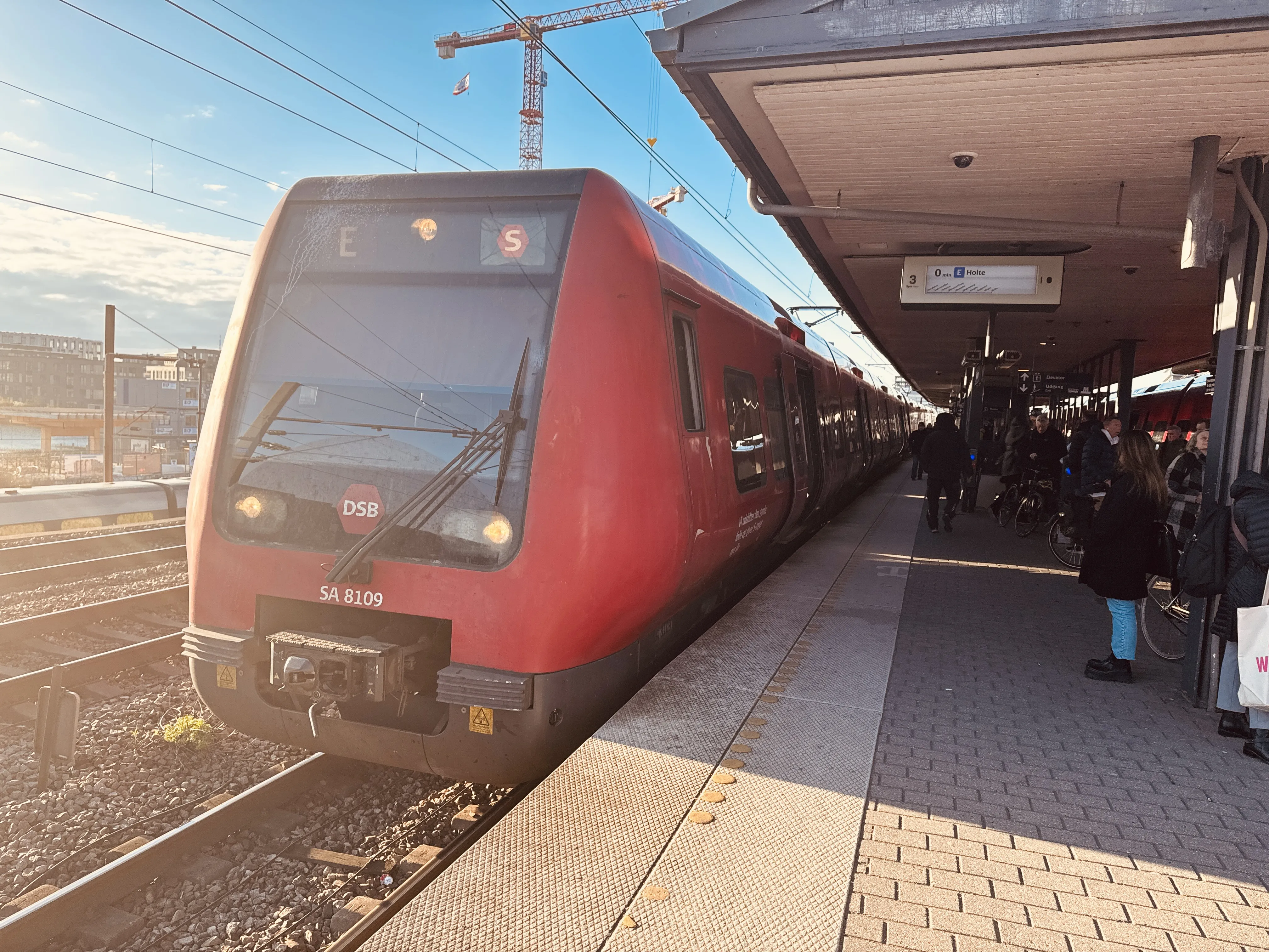 Billede af DSB SA 8109 fotograferet ud for Nordhavn S-togstrinbræt.