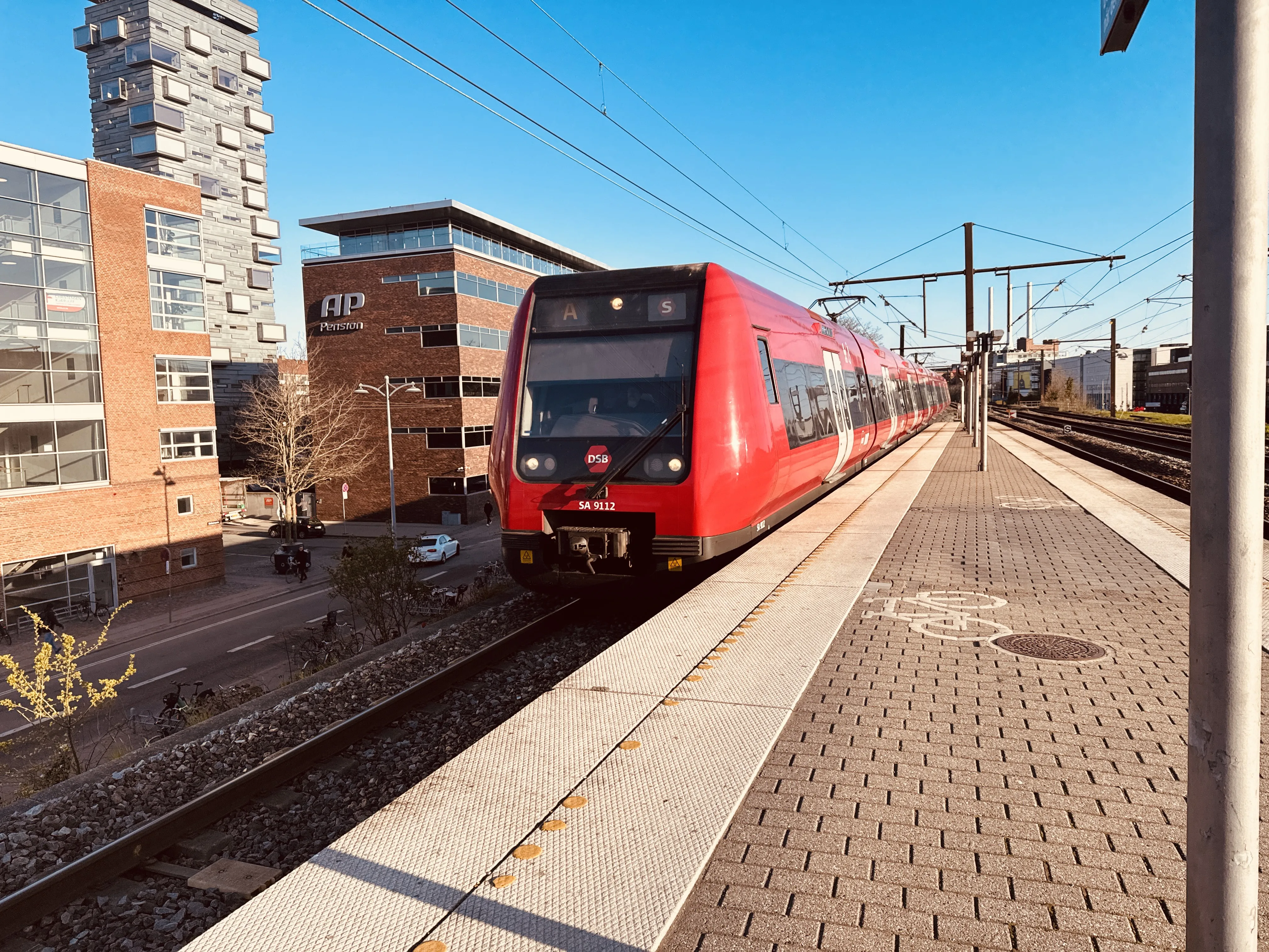 Billede af DSB SA 8112 fotograferet ud for Nordhavn S-togstrinbræt.