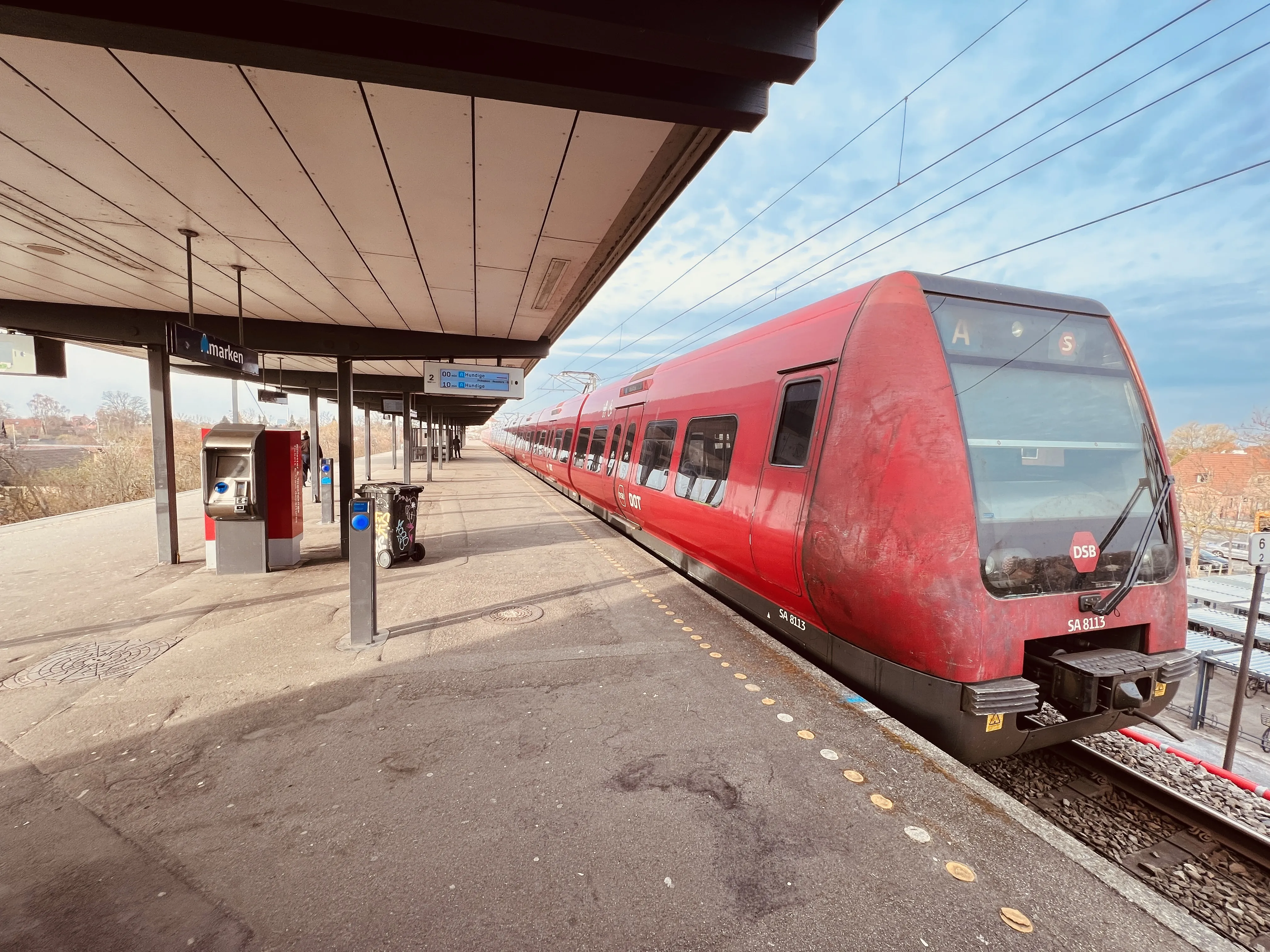 Billede af DSB SA 8113 fotograferet ud for Åmarken S-togstrinbræt.