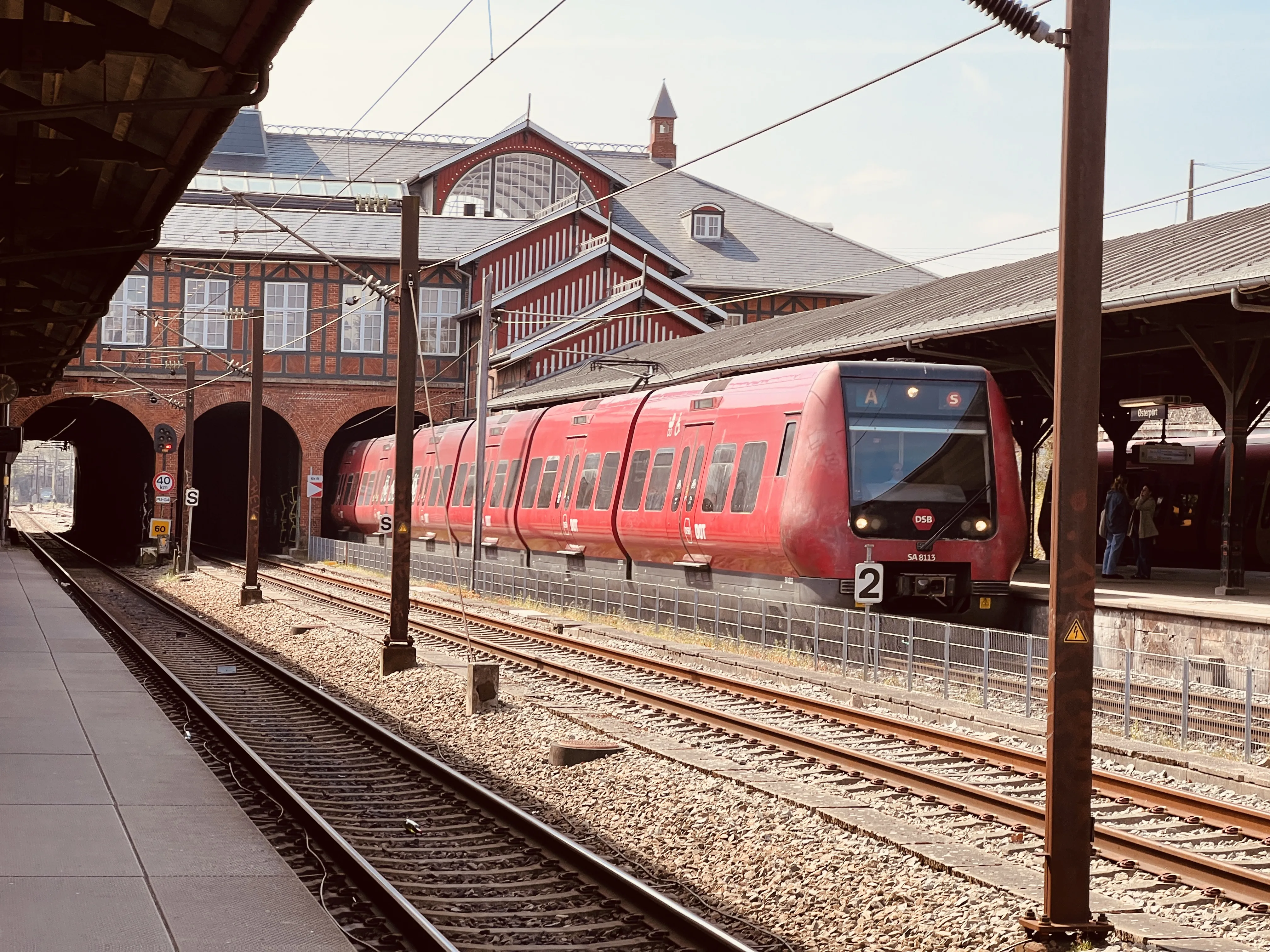 Billede af DSB SA 8113 fotograferet ud for Østerport Station.