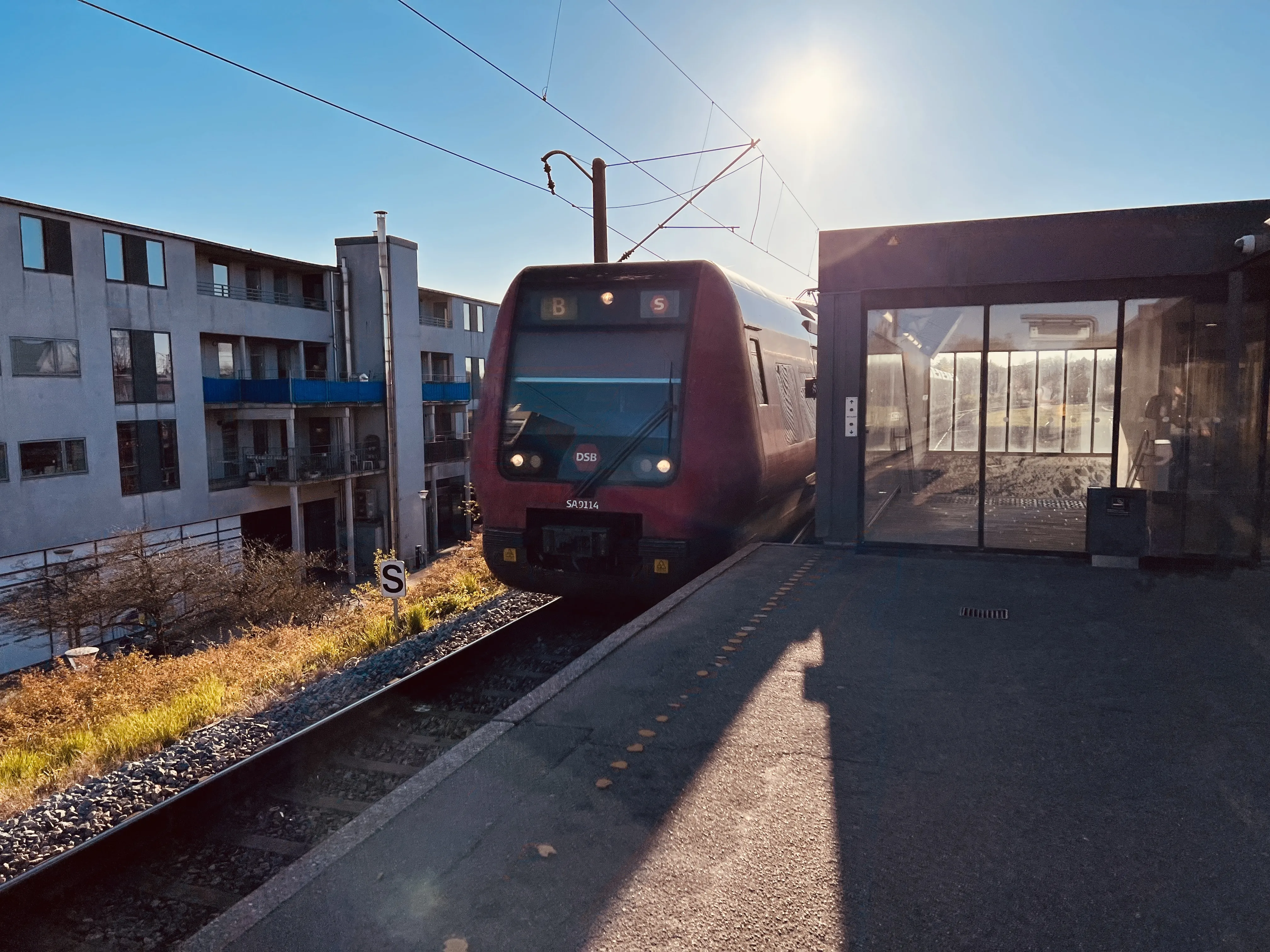 Billede af DSB SA 8114 fotograferet ud for Bagsværd S-togstrinbræt.