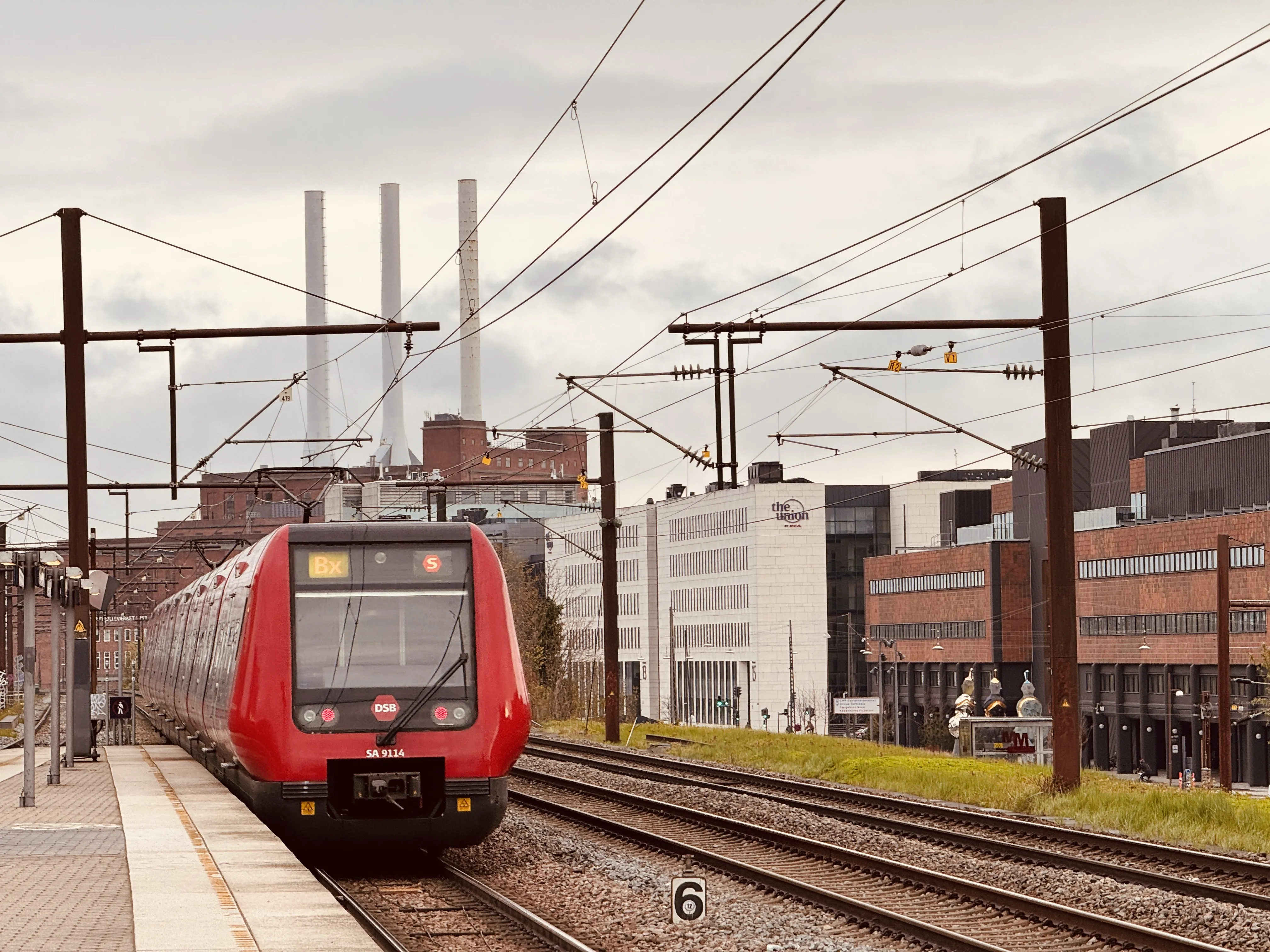 Billede af DSB SA 8114 fotograferet ud for Nordhavn S-togstrinbræt.