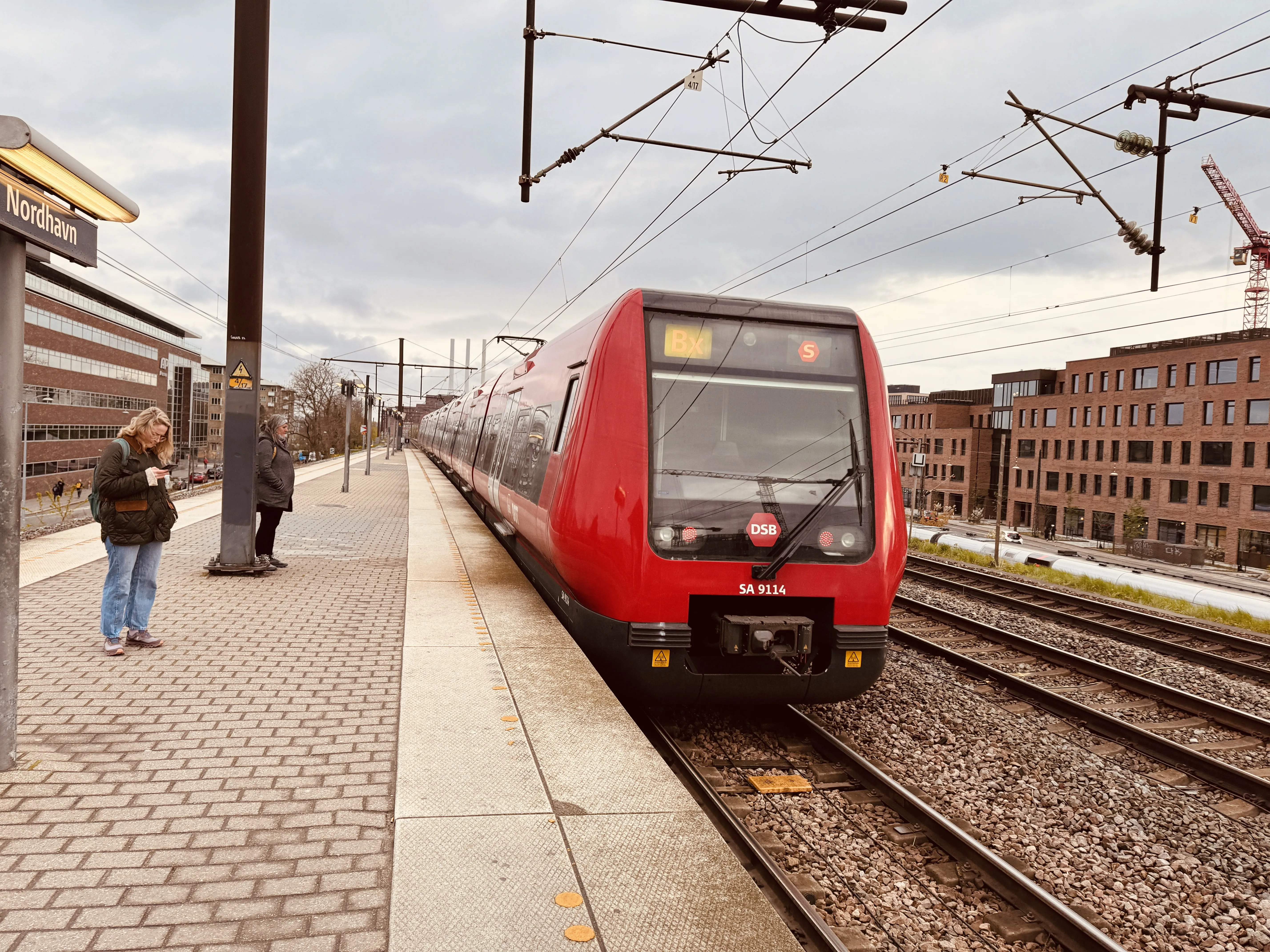 Billede af DSB SA 8114 fotograferet ud for Nordhavn S-togstrinbræt.