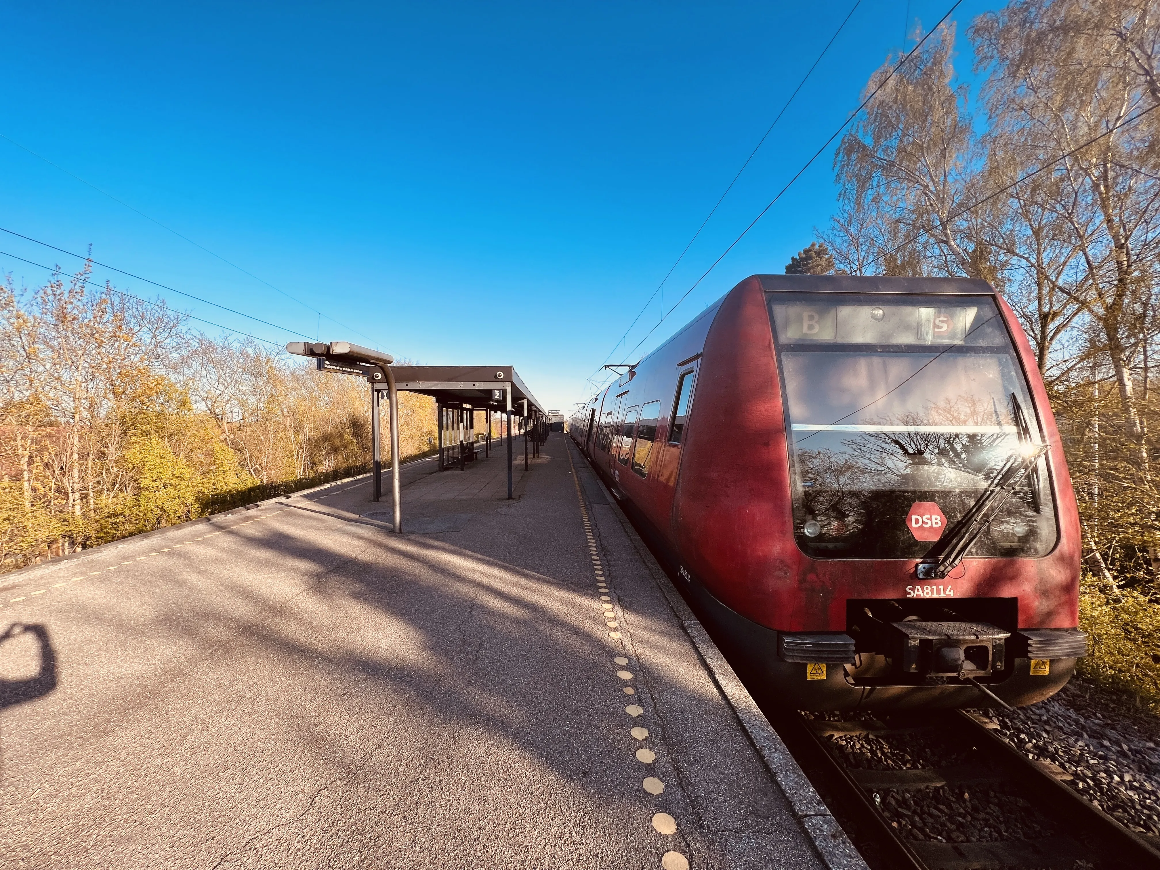 Billede af DSB SA 8114 fotograferet ud for Stengården S-togstrinbræt.