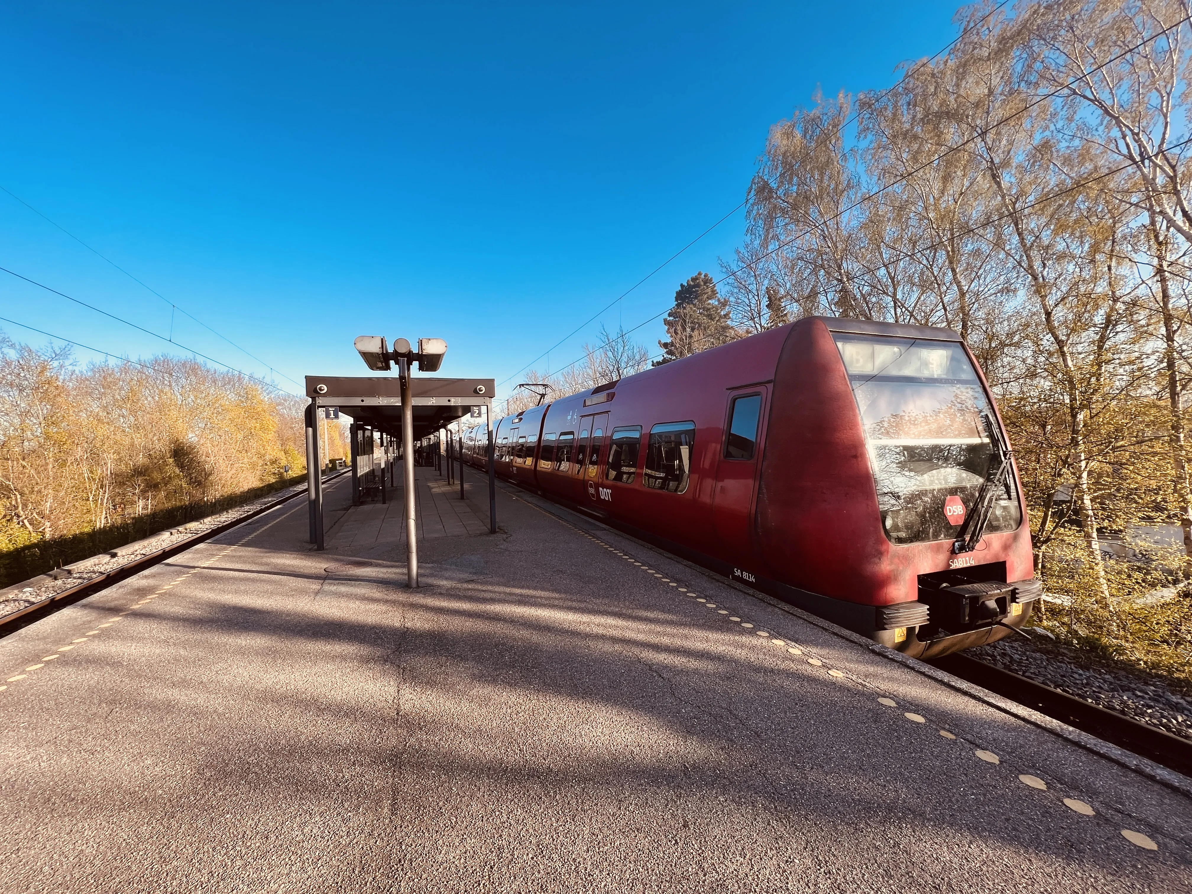 Billede af DSB SA 8114 fotograferet ud for Stengården S-togstrinbræt.