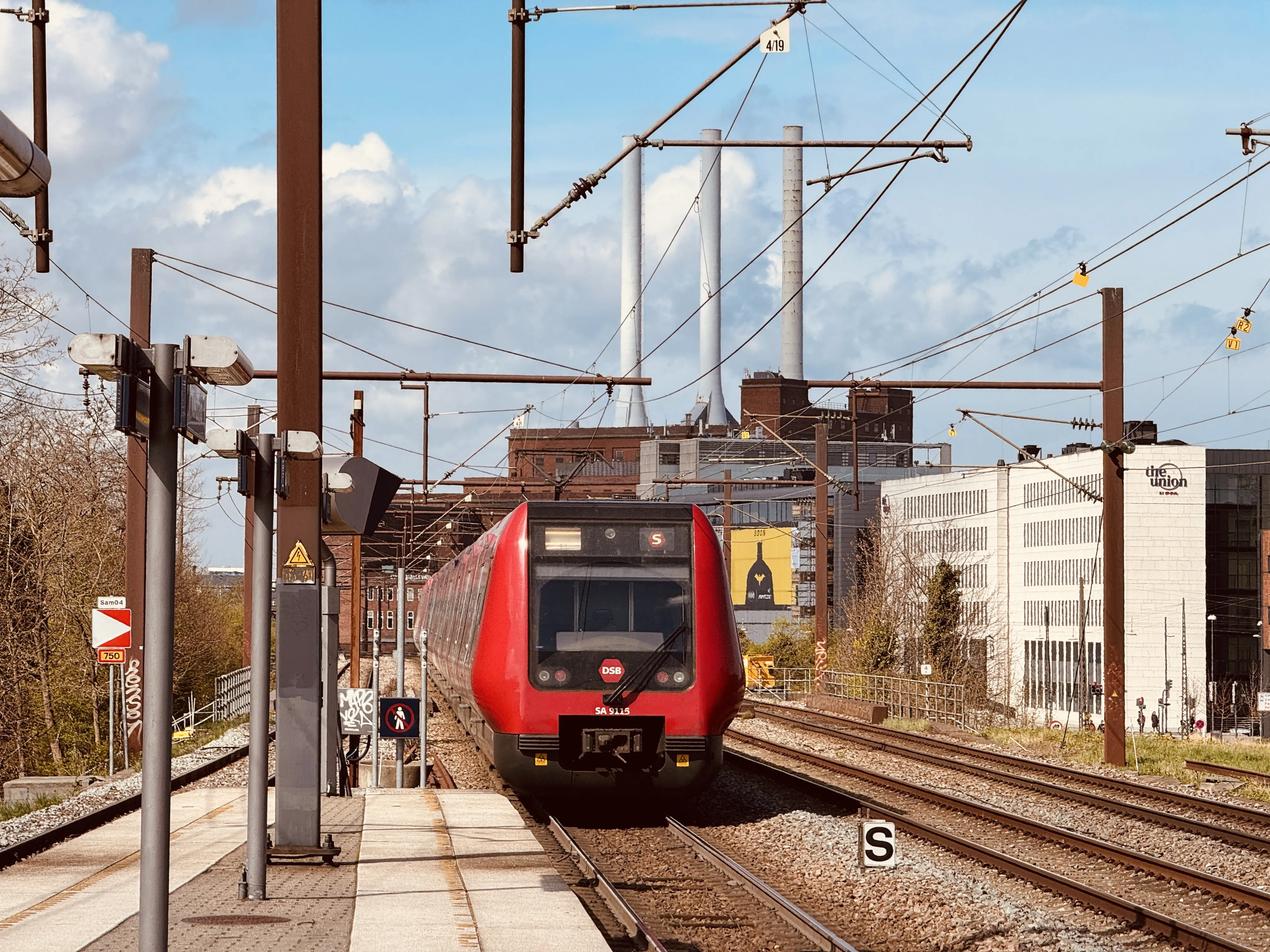 Billede af DSB SA 8115 fotograferet ud for Nordhavn S-togstrinbræt.