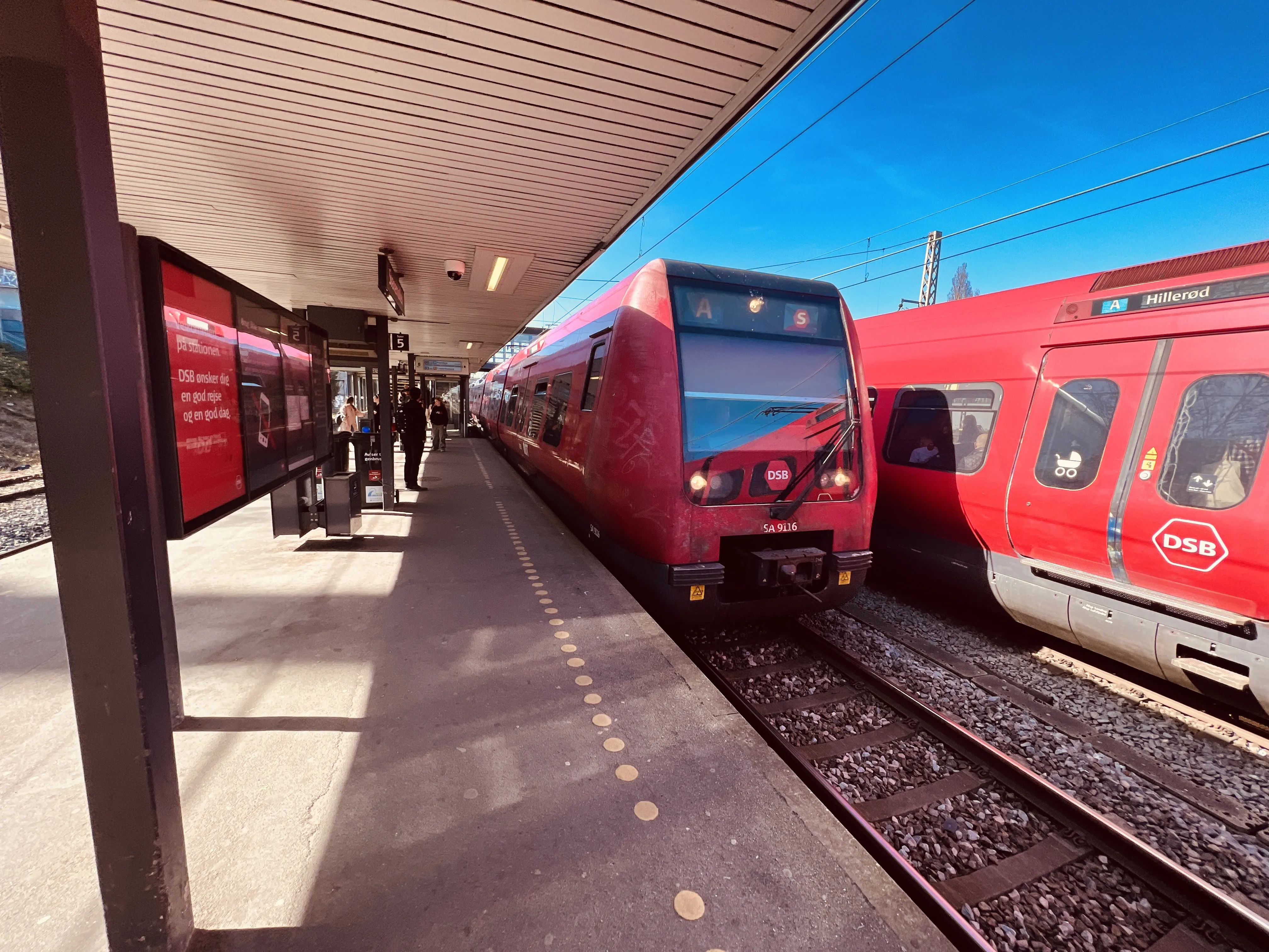 Billede af DSB SA 8116 fotograferet ud for Svanemøllen S-togsstation.