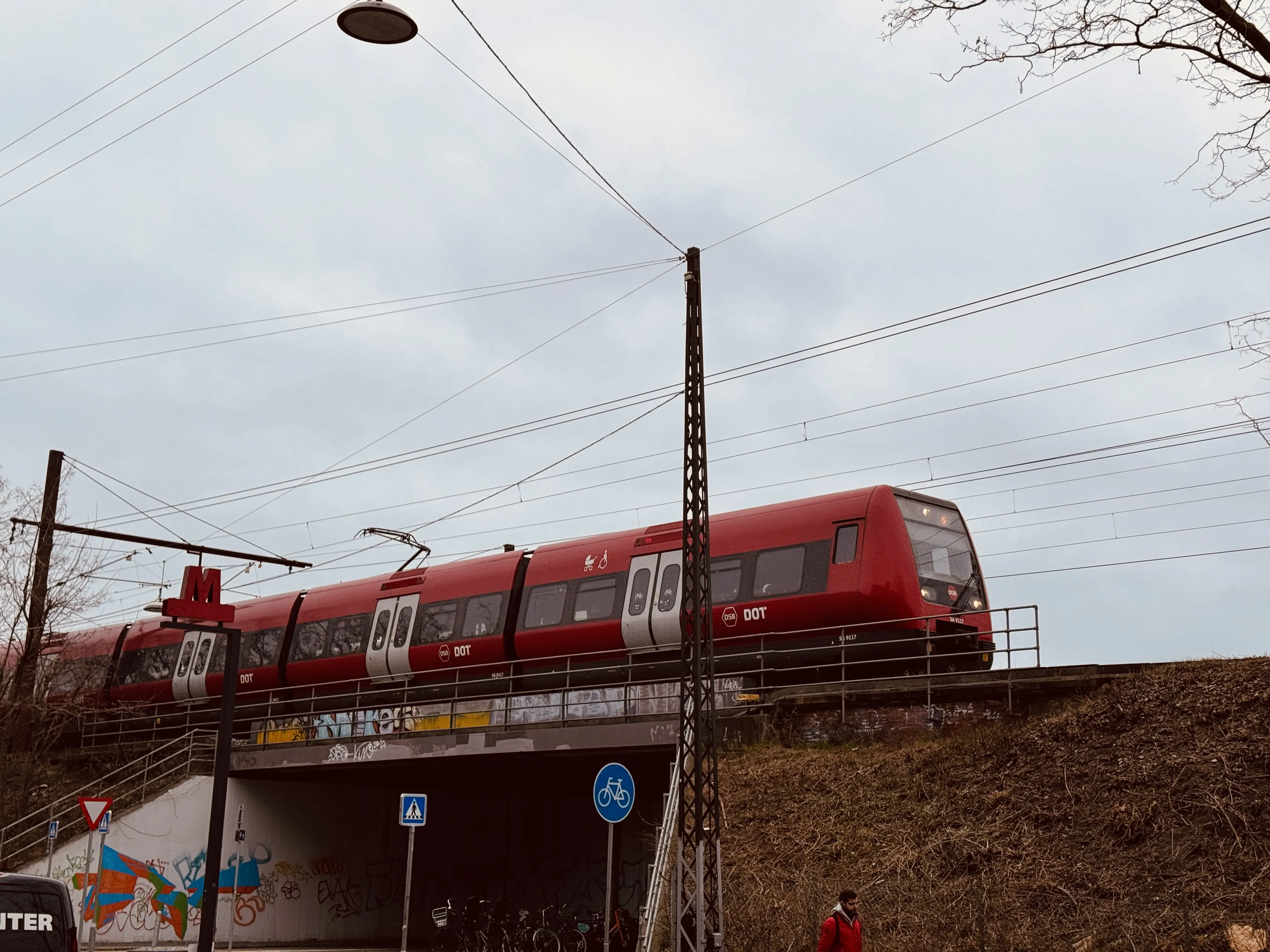 Billede af DSB SA 8117 fotograferet ud for Nordhavn S-togstrinbræt.