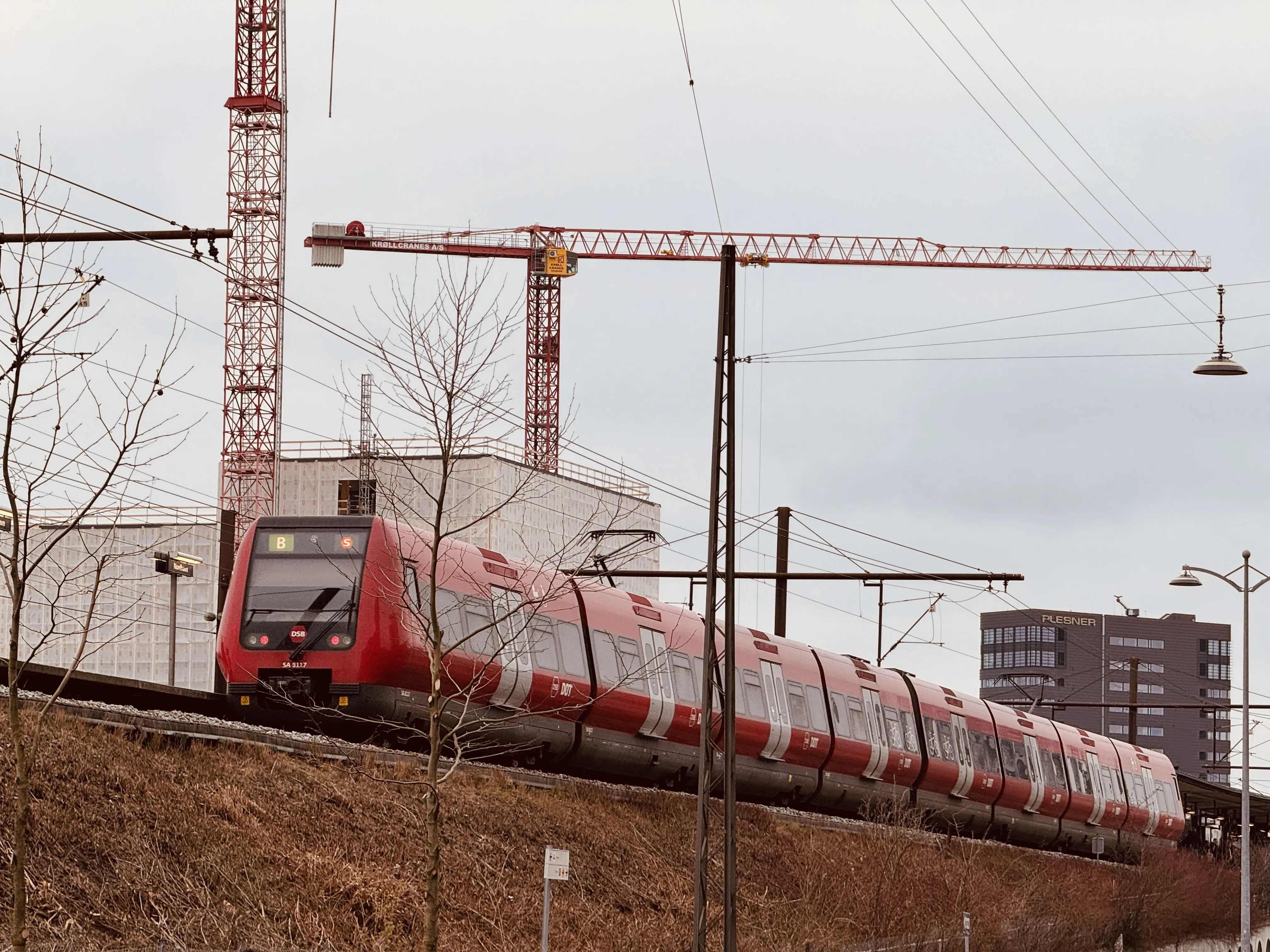 Billede af DSB SA 8117 fotograferet ud for Nordhavn S-togstrinbræt.