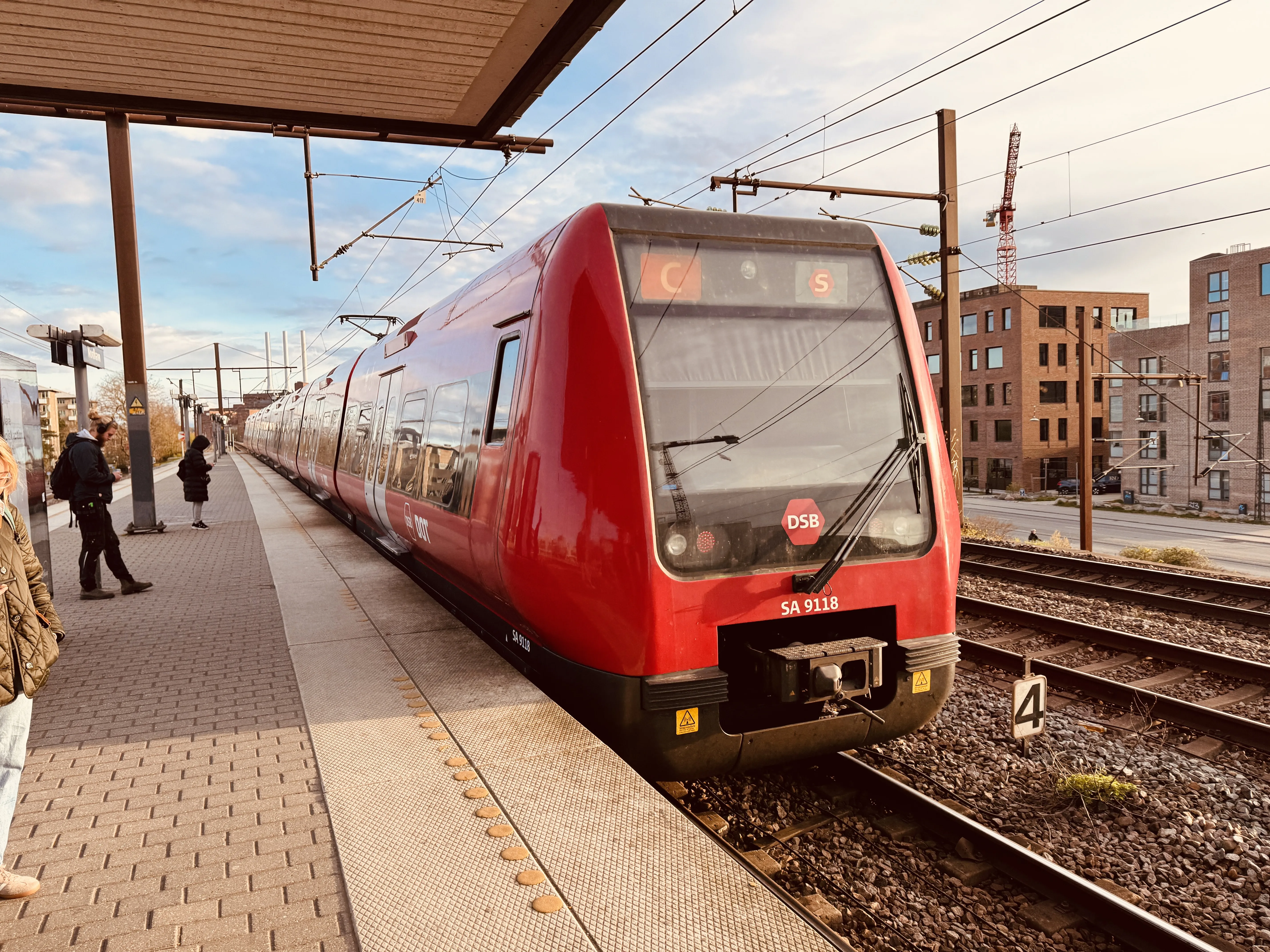 Billede af DSB SA 8118 fotograferet ud for Nordhavn S-togstrinbræt.