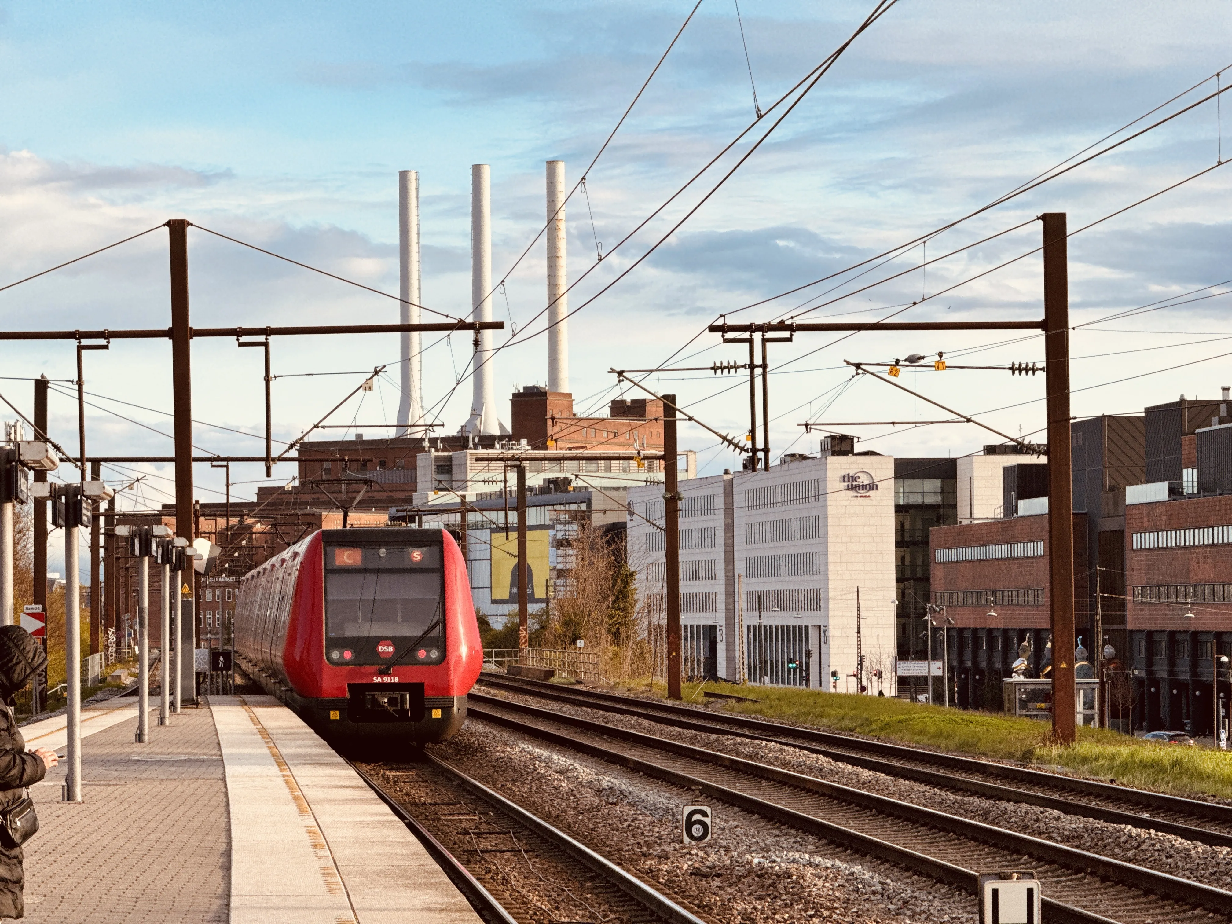 Billede af DSB SA 8118 fotograferet ud for Nordhavn S-togstrinbræt.