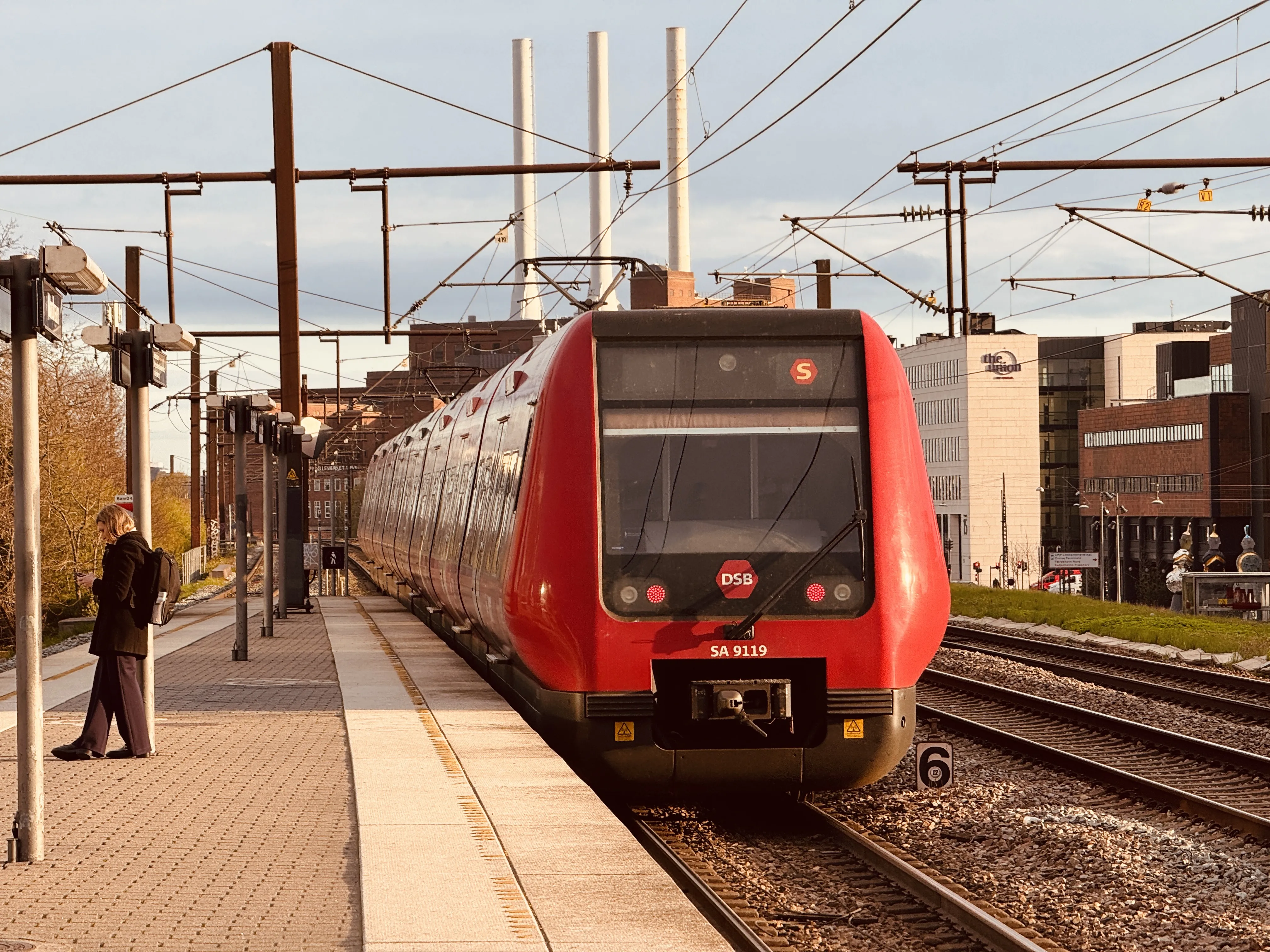 Billede af DSB SA 8119 fotograferet ud for Nordhavn S-togstrinbræt.