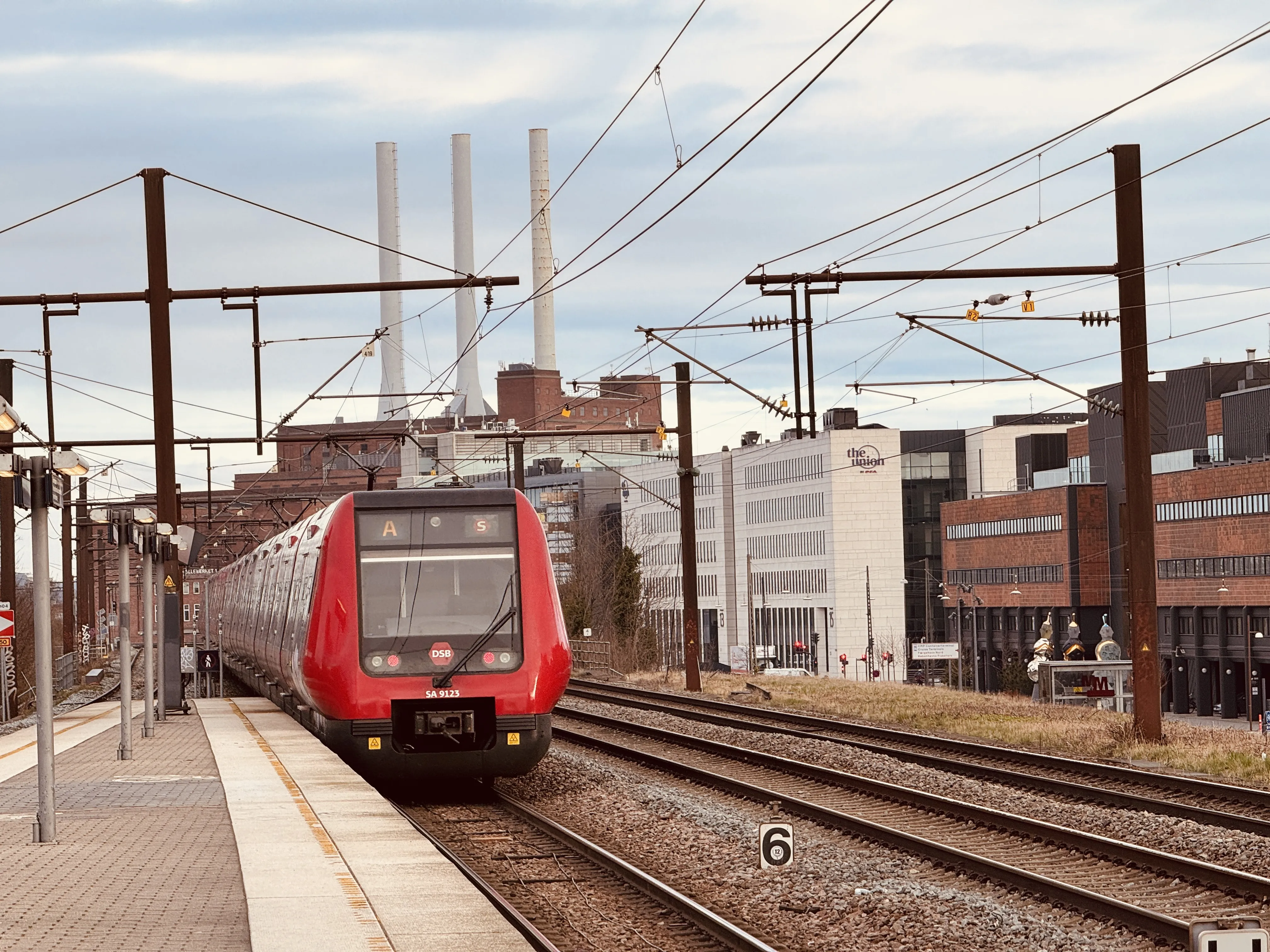 Billede af DSB SA 8123 fotograferet ud for Nordhavn S-togstrinbræt.