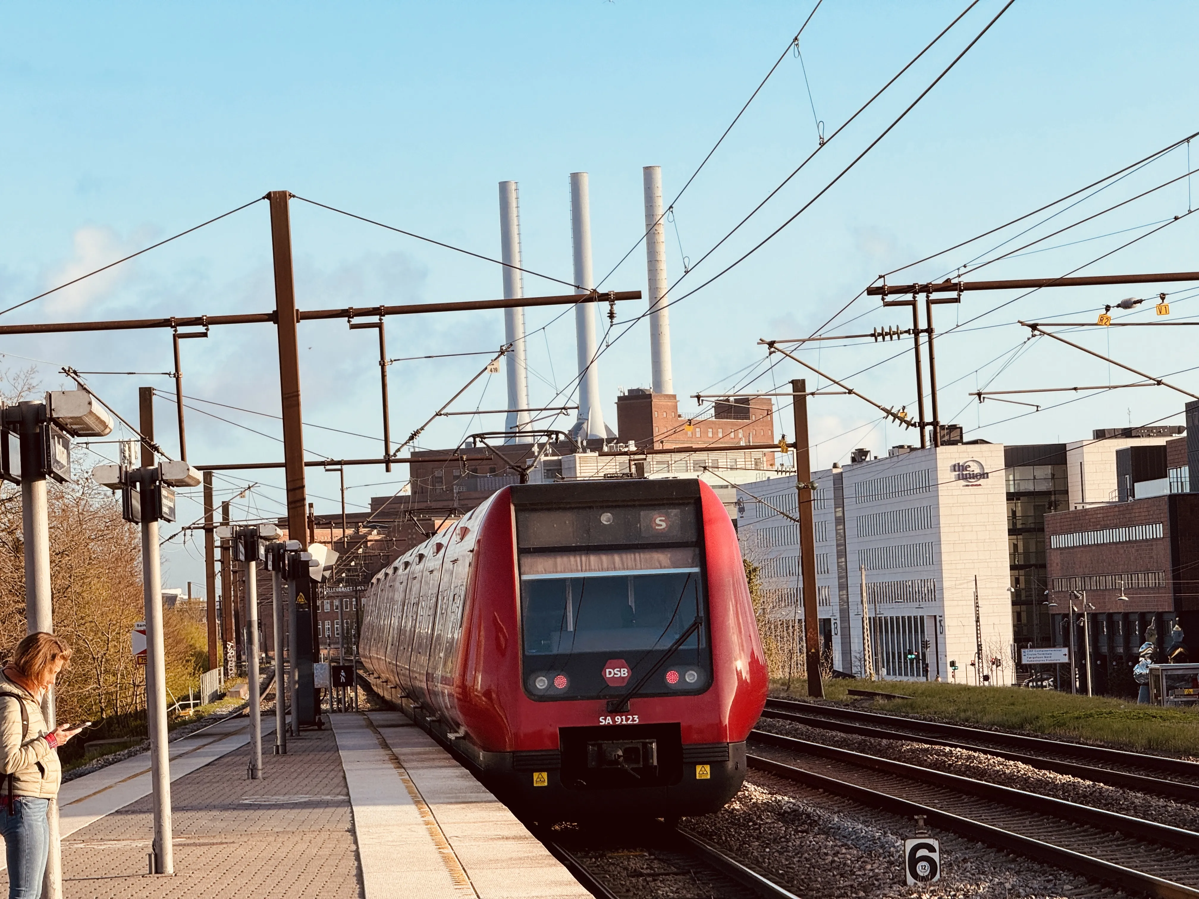 Billede af DSB SA 8123 fotograferet ud for Nordhavn S-togstrinbræt.