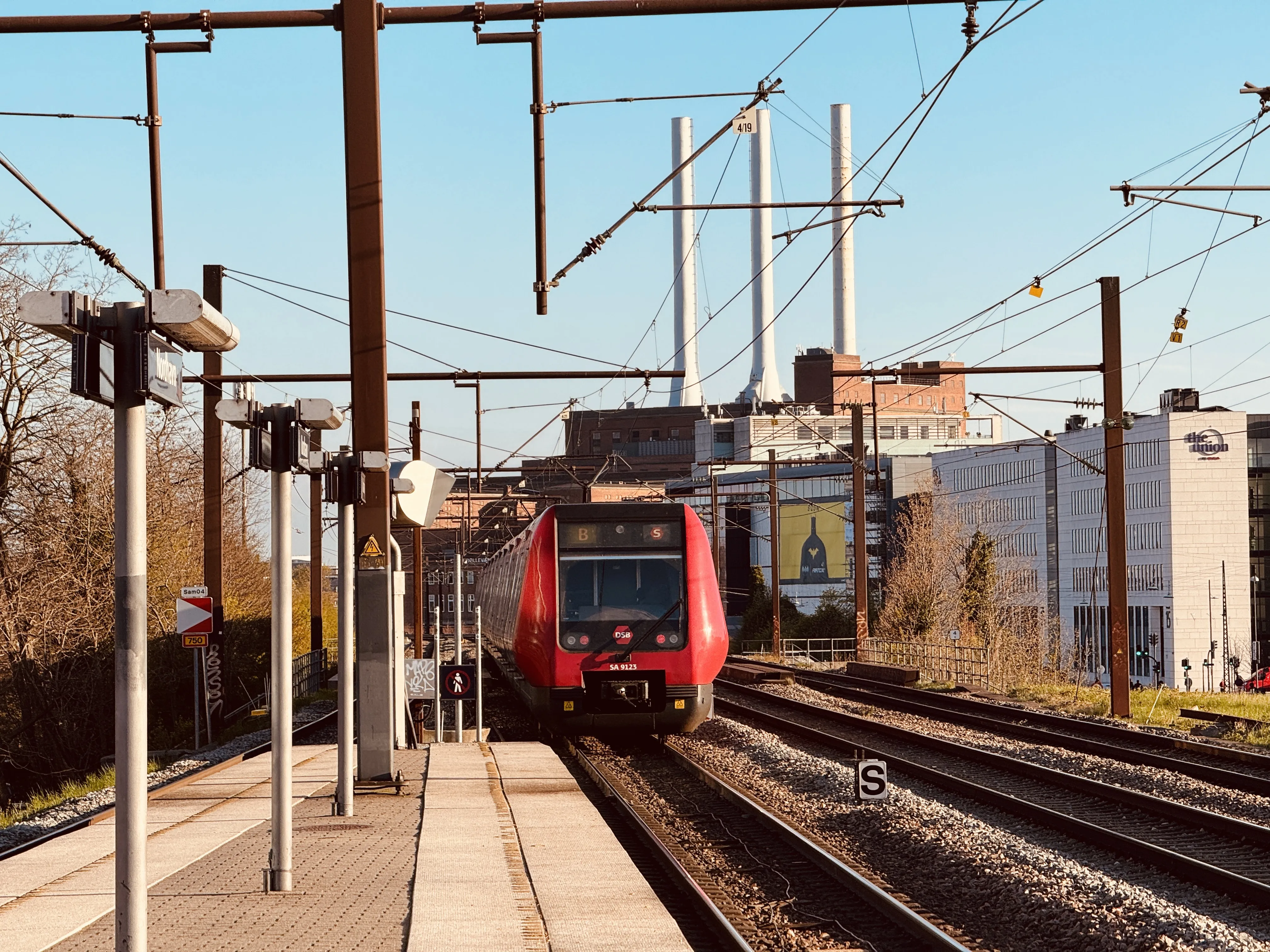 Billede af DSB SA 8123 fotograferet ud for Nordhavn S-togstrinbræt.